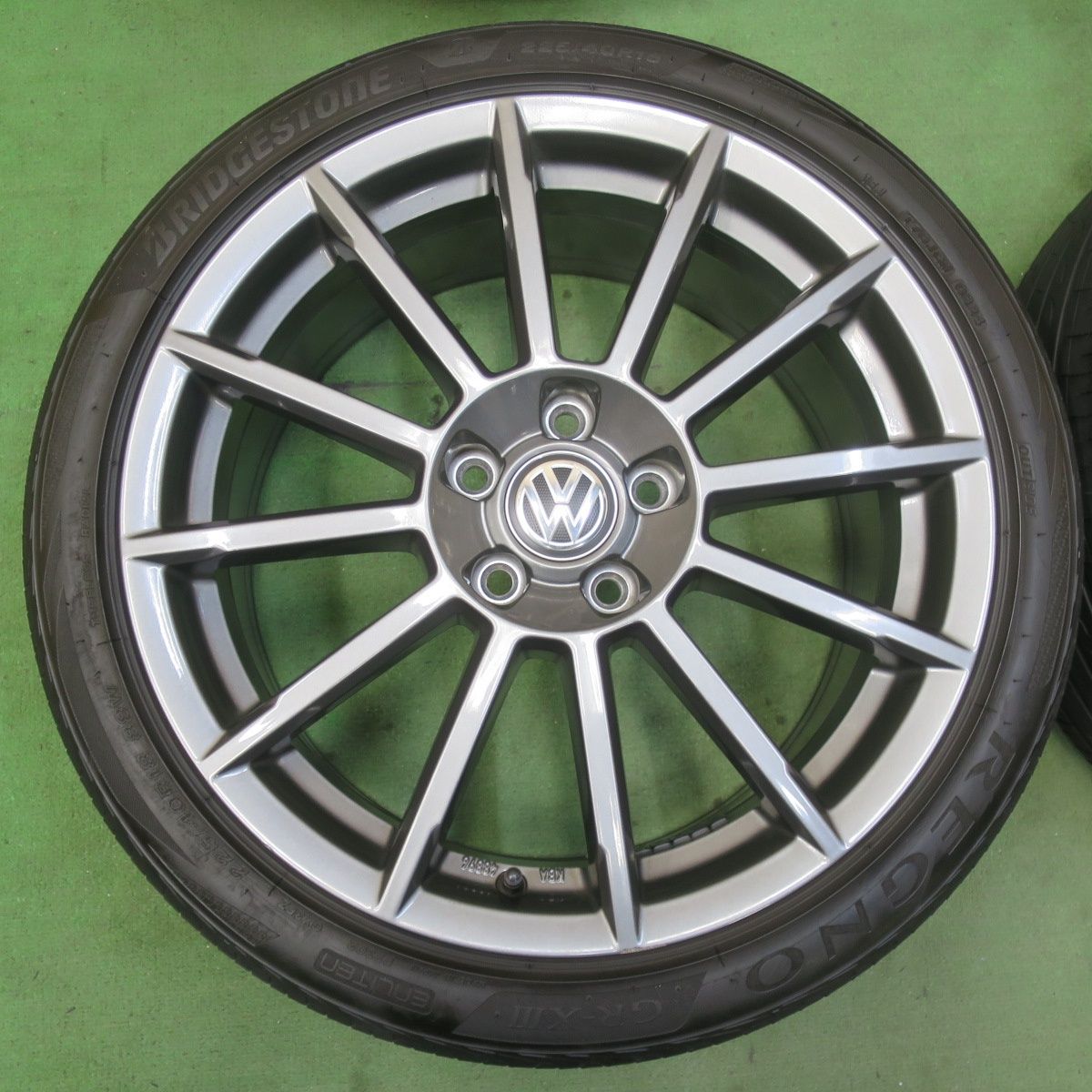 バリ溝 24年 キレイ 9.5分 ワーゲン ゴルフ7 純正 OP 225 40R18 ブリヂストン レグノ GR-X3 18インチ PCD112 5H 5101707イノ FFCRYSTALESIA_COM