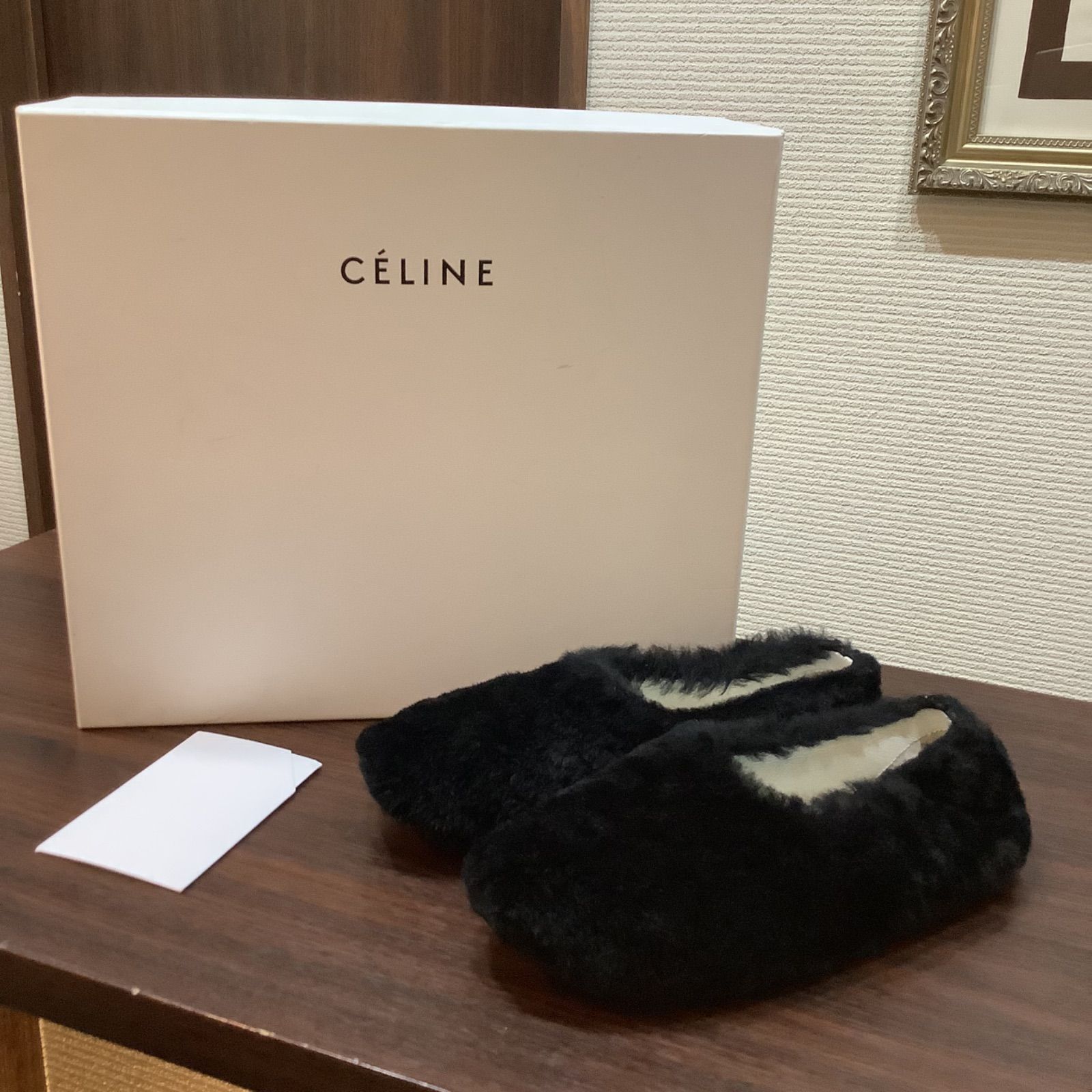 お盆期間限定価格】セリーヌ CELINE コージー ファー ボア フラット