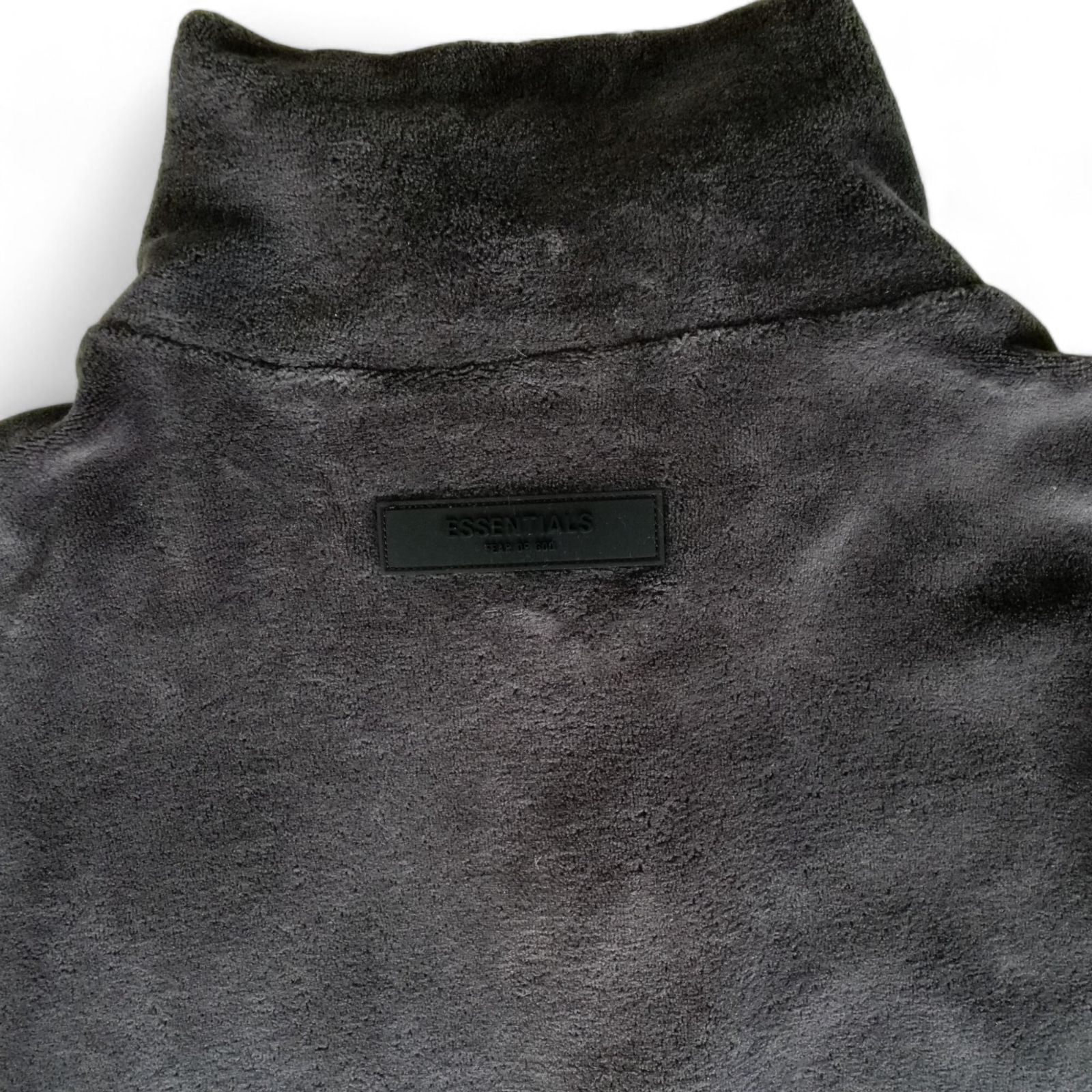 Fear of god essentials エッセンシャルズ コットンベロア ハーフ 