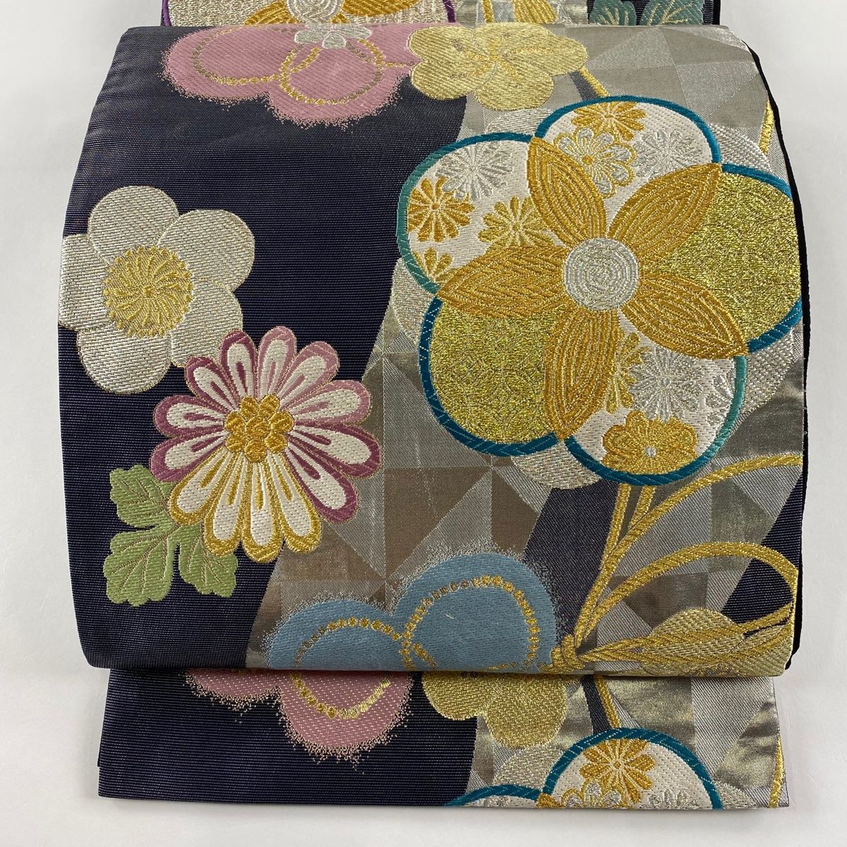 A15 美品　袋帯振袖用仕立て上がり　正絹◇緑×黒地　金　花柄　箔　リバシール 本物ファッション - 美品 袋帯振袖用仕立て上がり 正絹◇緑×黒地