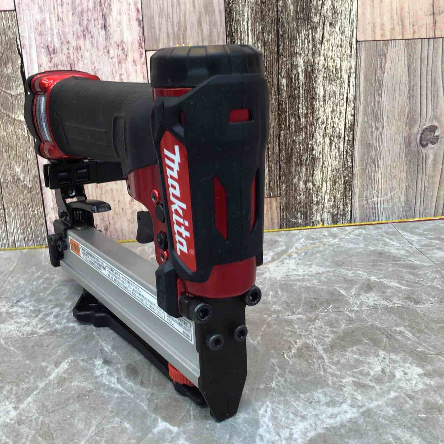 品 マキタ makita 高圧エアタッカ AT425HE 本体のみ ケース無し 八潮店