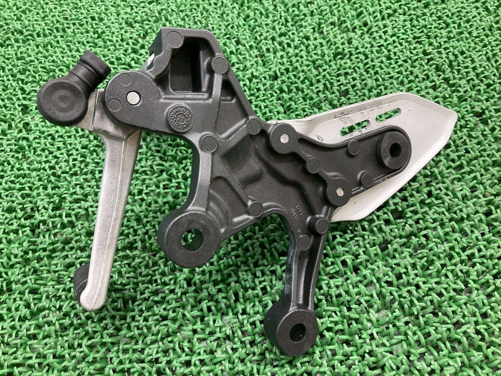 カワサキ Z900RS 純正 ステップ 左 1391 ADC3 241004BC0057 Z900RS