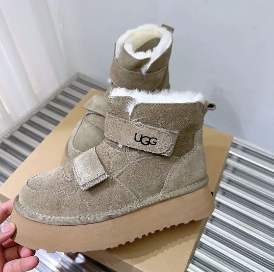 絶賛 UGG アグ 未使用 ブーツ | kaptanelectricite.com