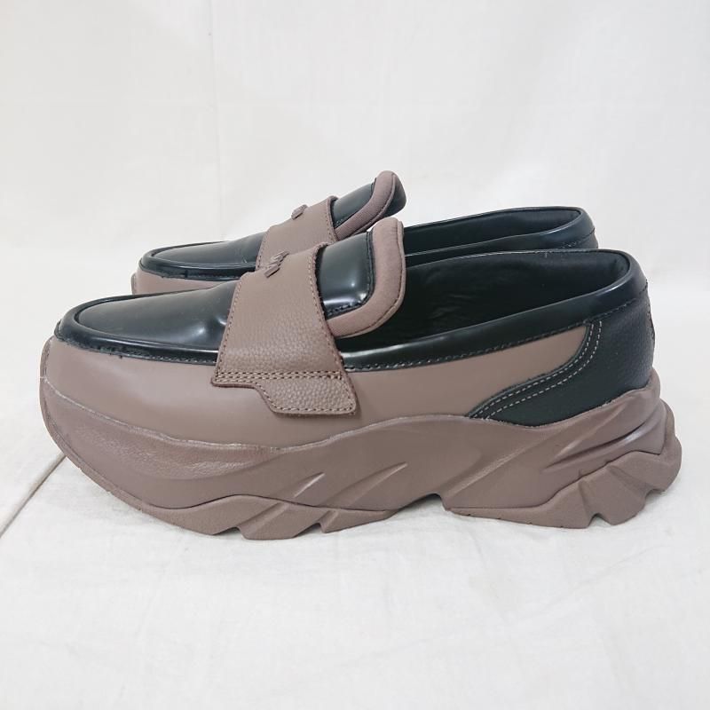 pumaローファー