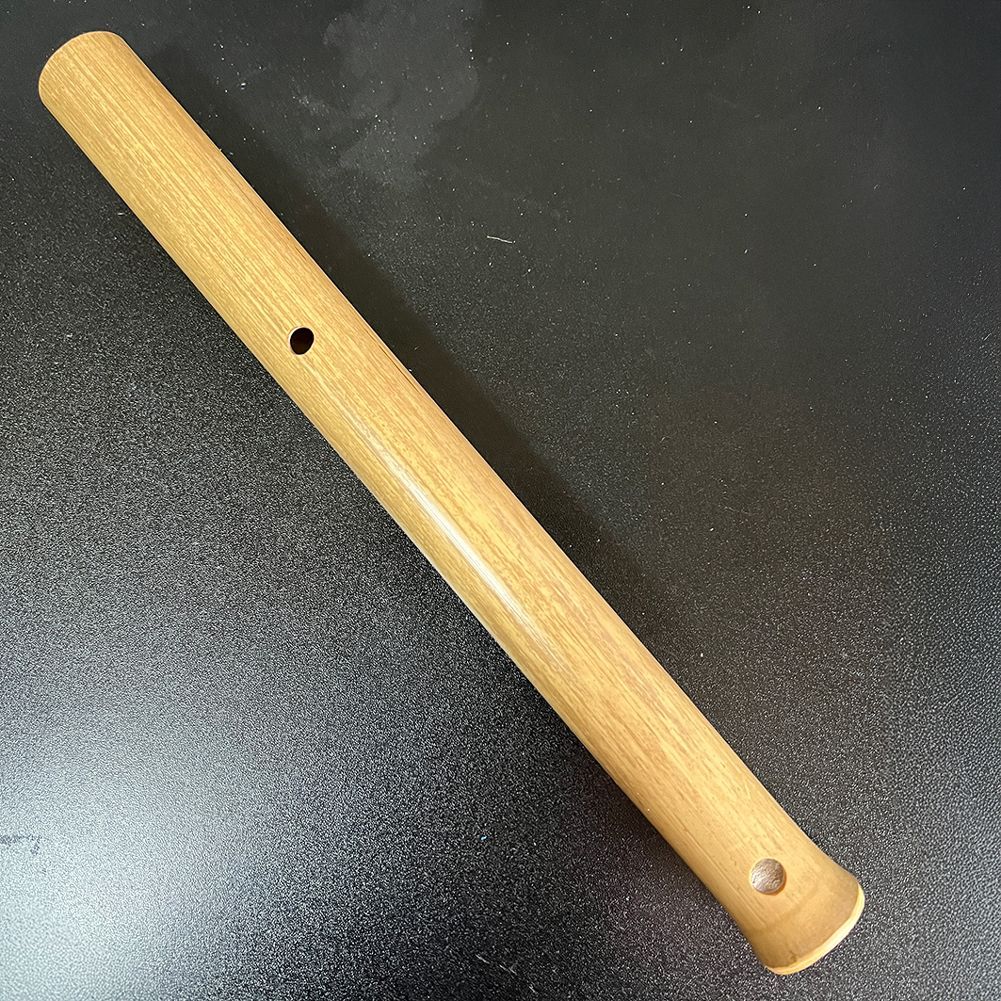 ケーナ（QUENA) アンデスの民族楽器 b管 左2指右4指使い手の