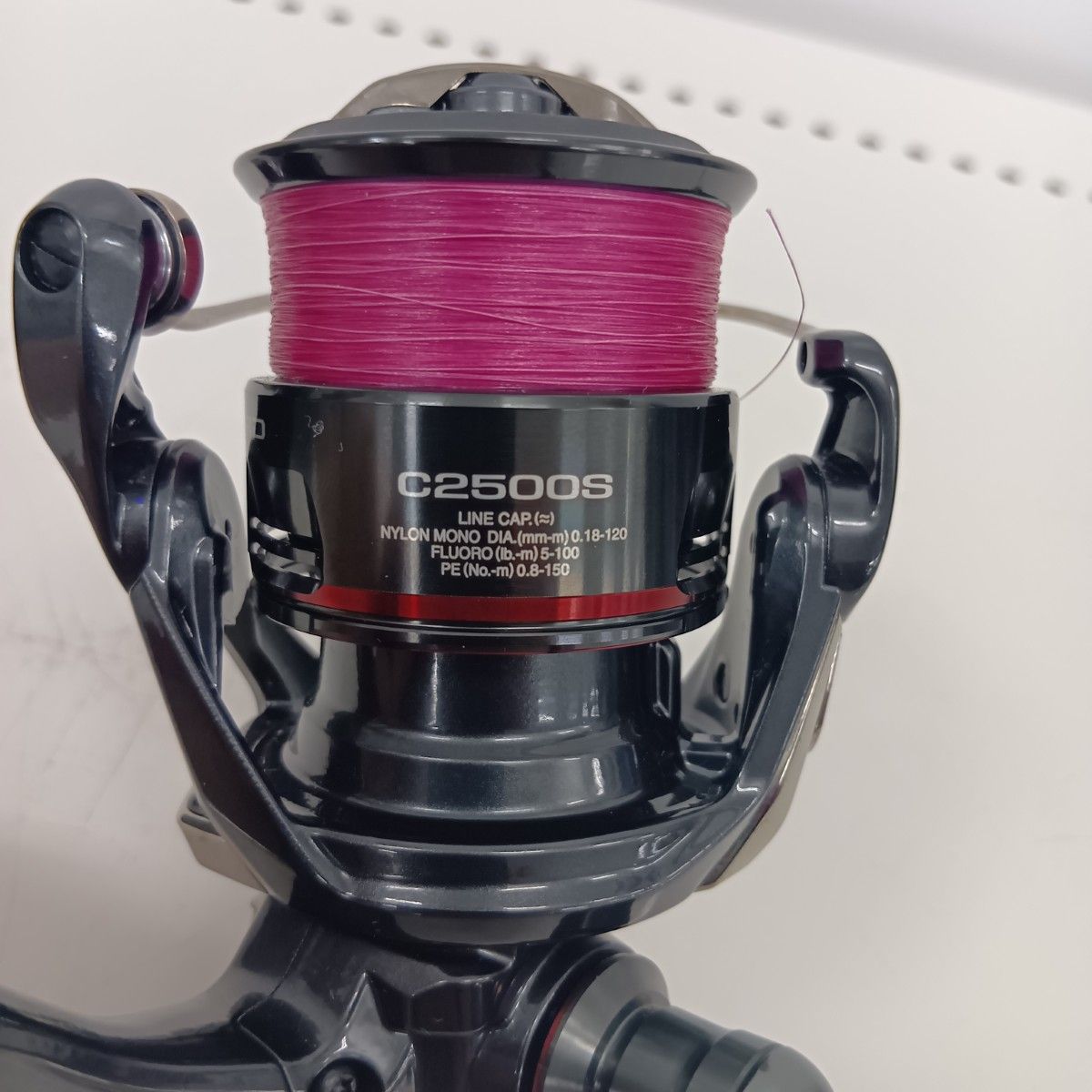 SHIMANO シマノ 047038 釣り用品 リール スピニングリール 24