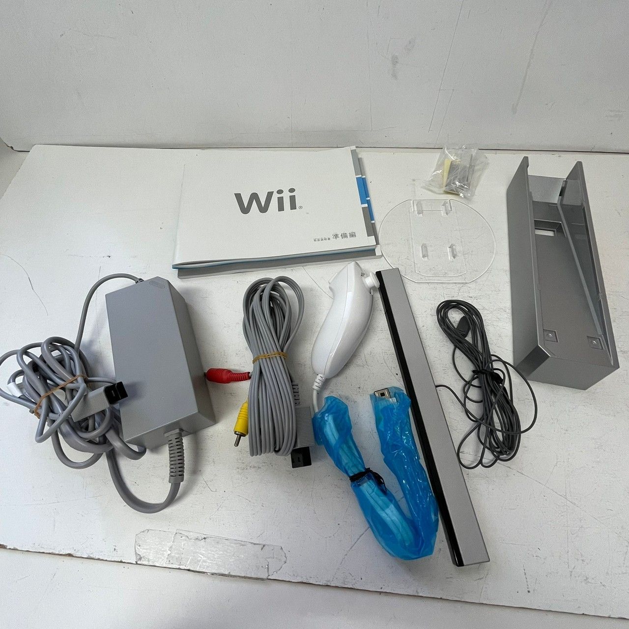wii ほぼ未使用！！ 美品 ほぼ未使用 任天堂 Wii 本体 付属品完備 - メルカリ