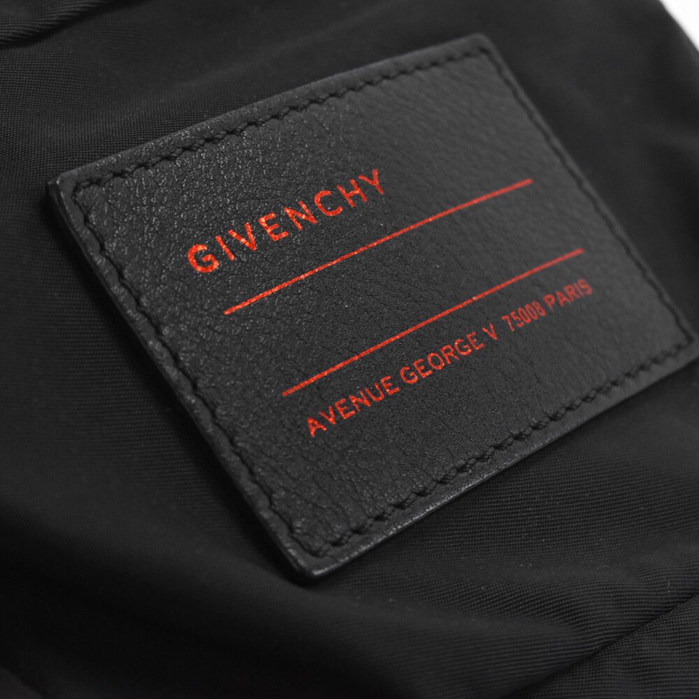 GIVENCHY (ジバンシィ) UT3 ロゴ ナイロン ショルダー ボディ バッグ  