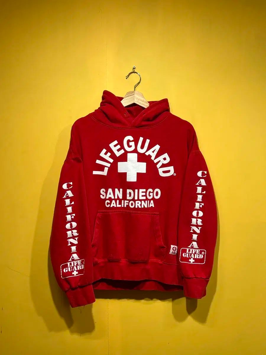 ライフガード サンディエゴ カリフォルニア ヴィンテージ フードTシャツ レッド