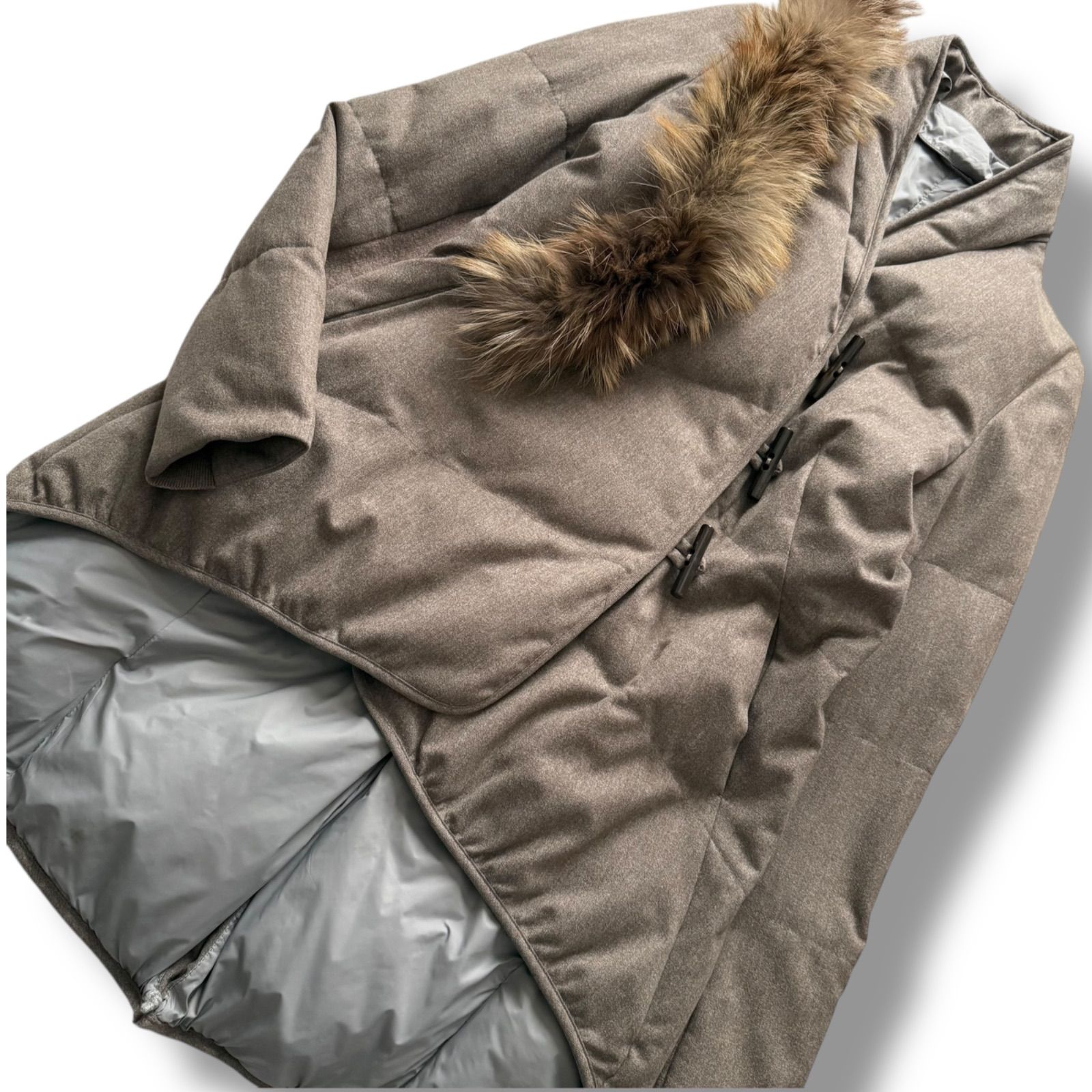 ブルネロクチネリ カシミヤ 2wayダウンコート グレージュ系 ブルネロクチネリ カシミヤ 2wayダウンコート グレージュ系
