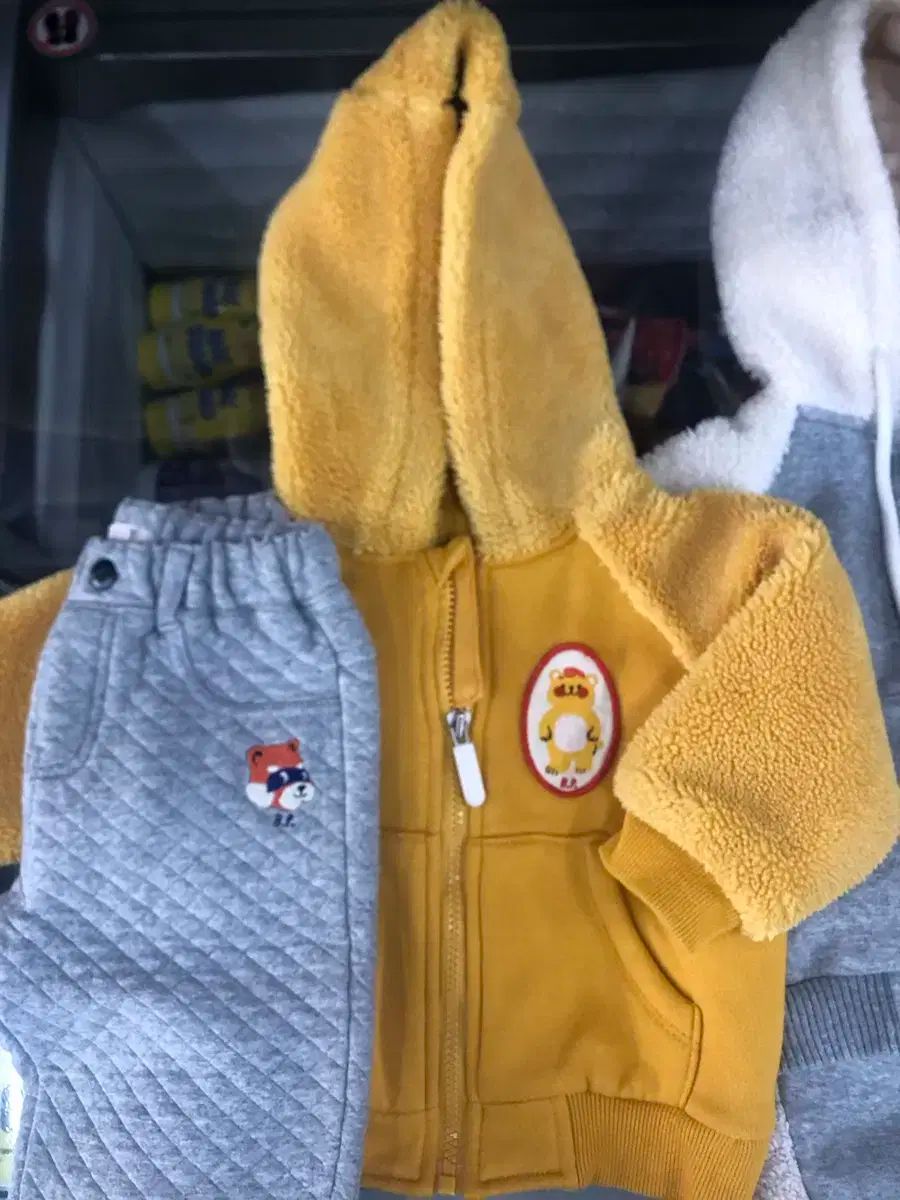 2024 BEBE DE PINO(ベベデピノ) 85 (バッチ) Bebe De Pino top and