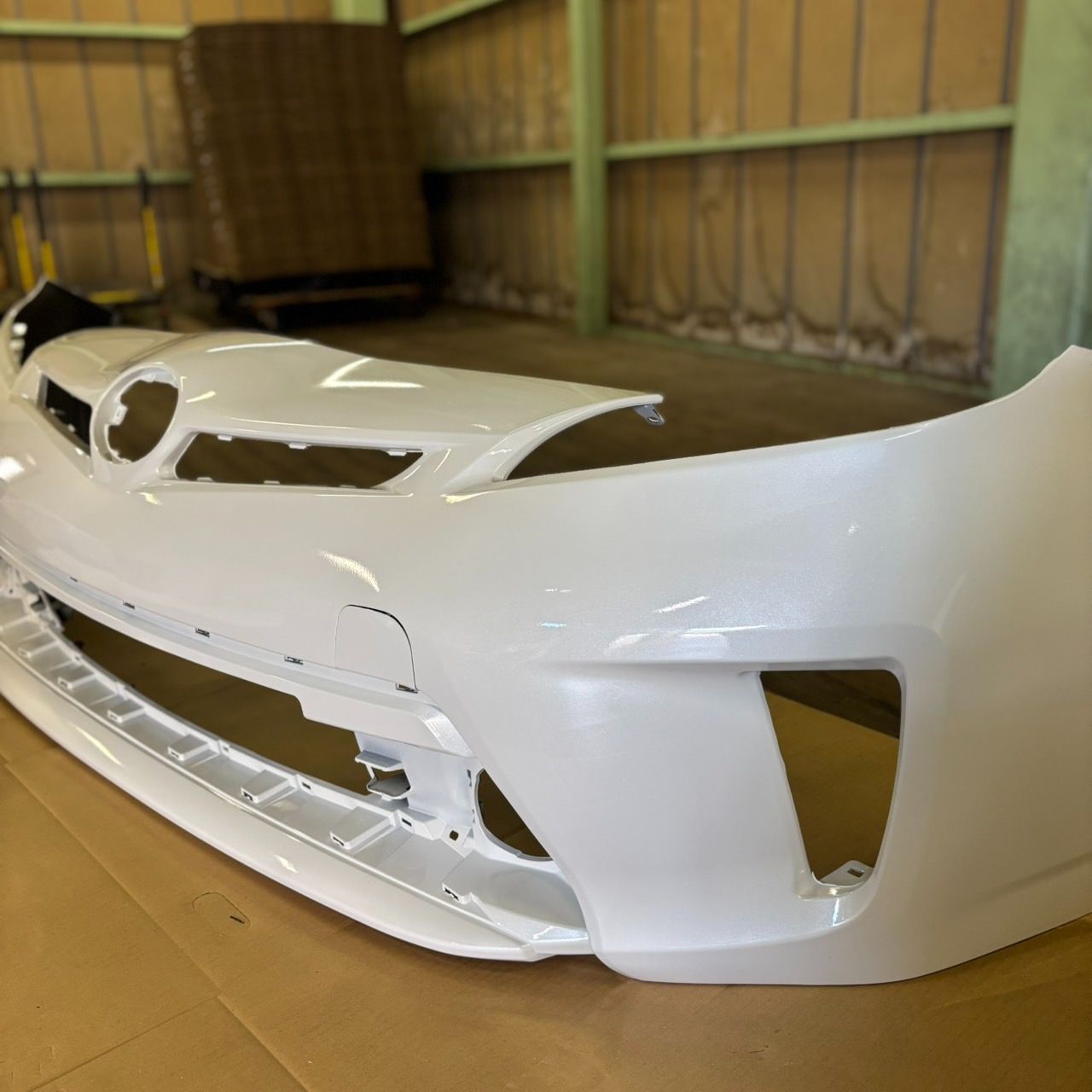 TOYOTA 30系プリウス/30プリウス後期 フロントバンパー/ホワイト（070