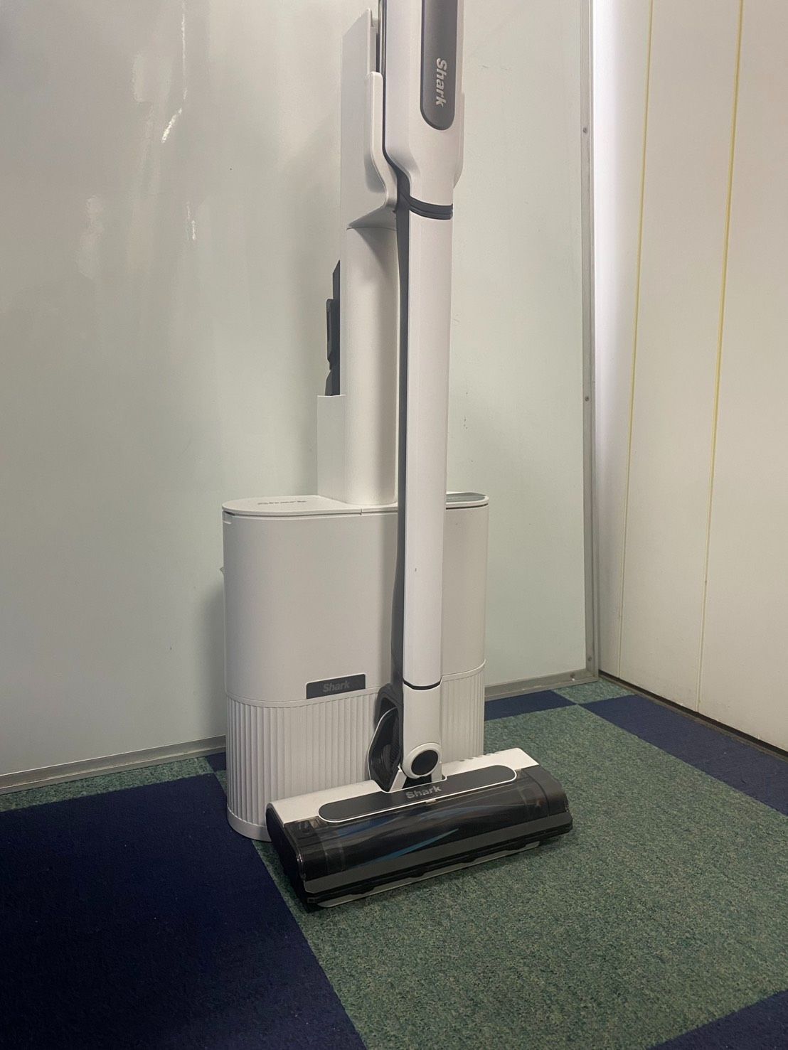 shark シャーク スティッククリーナー CS150JAE ゴミ収集ドック付き