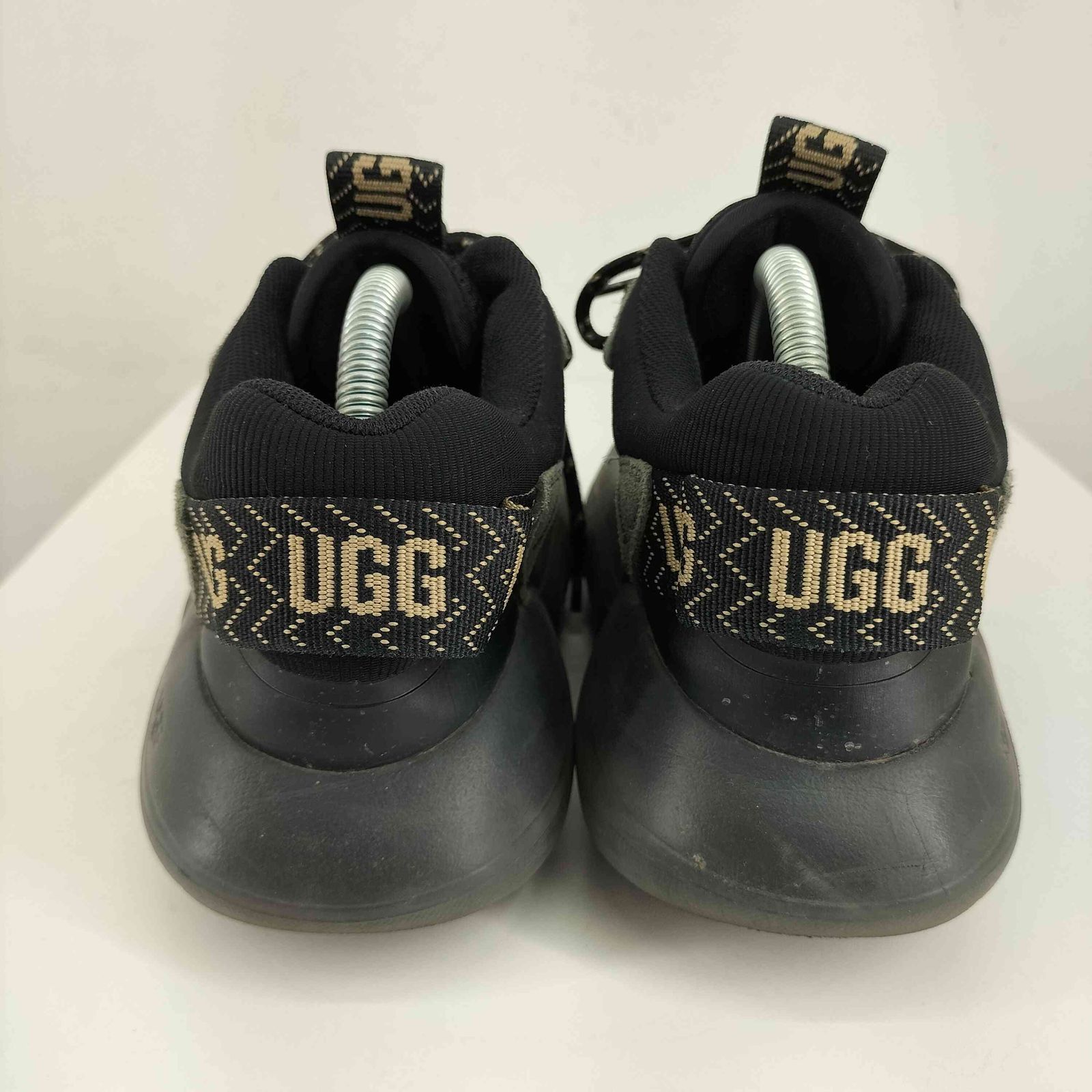 ugg スニーカー　LA ALTO LACE OUTDOOR 黒US9 26cm ugg スニーカー LA ALTO LACE OUTDOOR 黒US9 26cm LA Cloud Lace