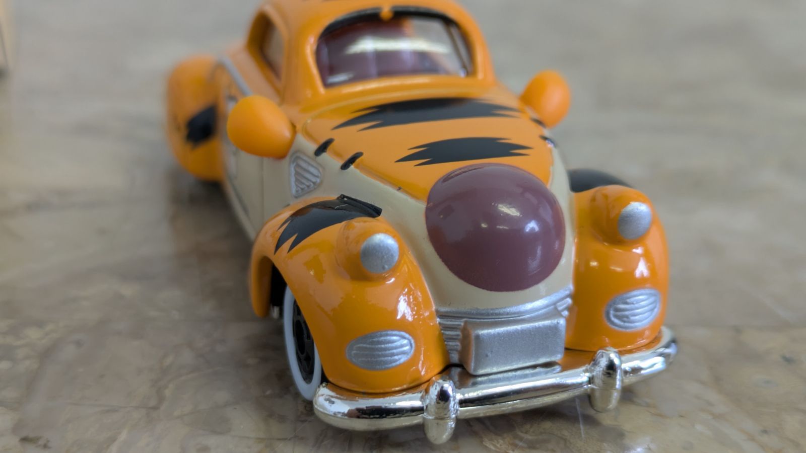 トミカ ティガーのスポーツカー ほぼ未開封 - メルカリ