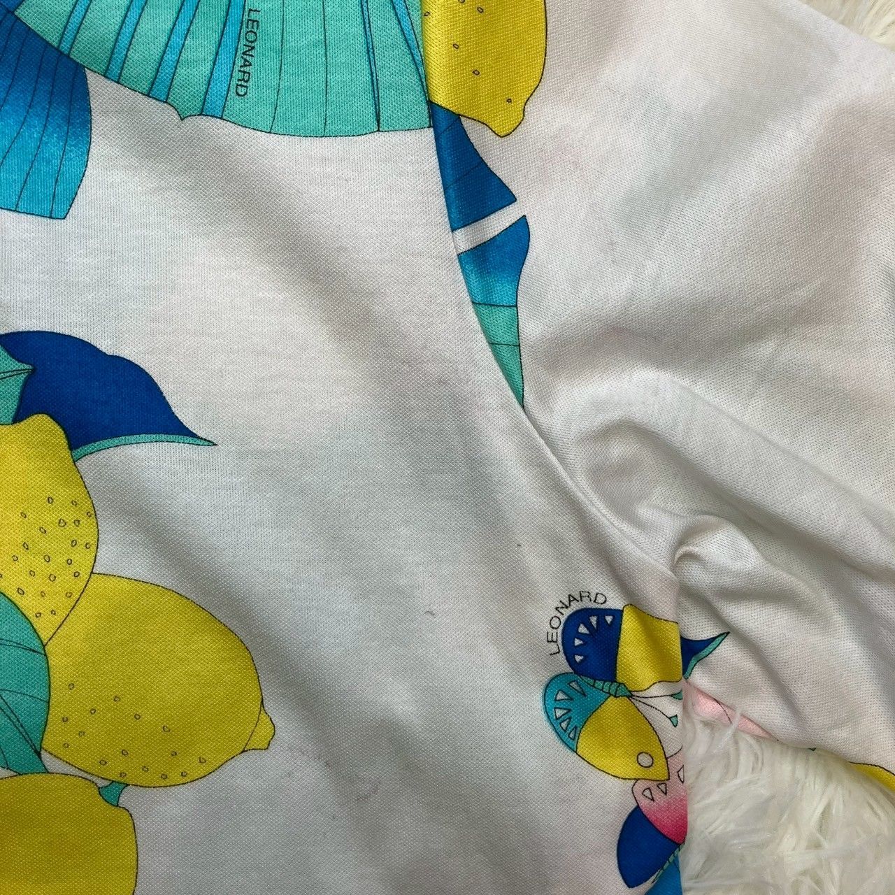 美品　レオナール　ポロシャツ　花柄　鳥　大きいサイズ44 レオナール スポーツ ポロシャツ 長袖シャツ 花柄 ボタニカル 鳥 果物