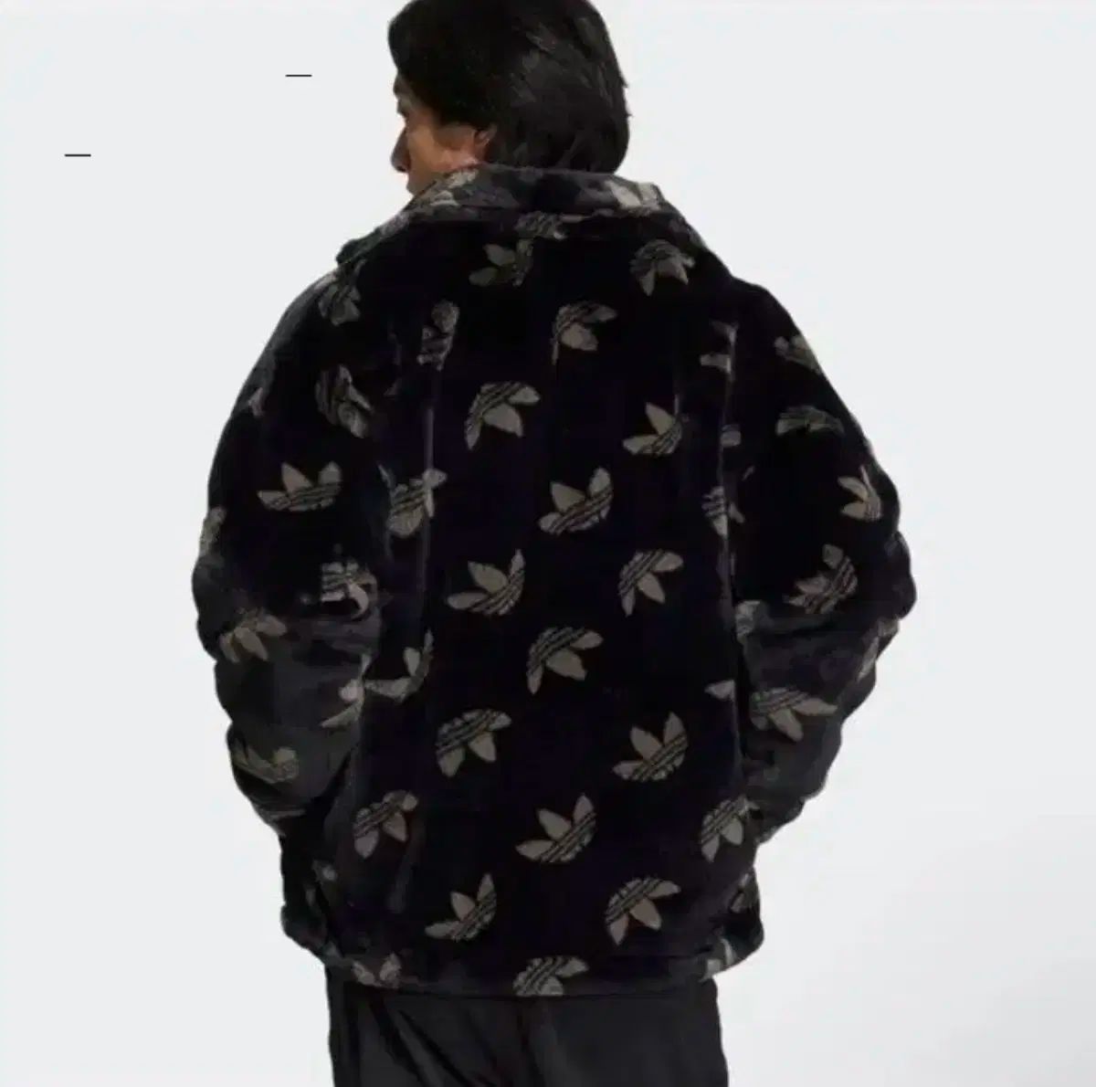 adidas(アディダス) モノグラム ファー ジャケット 2XL - メルカリ adidas(アディダス) モノグラム ファー ジャケット 2XL - メルカリ