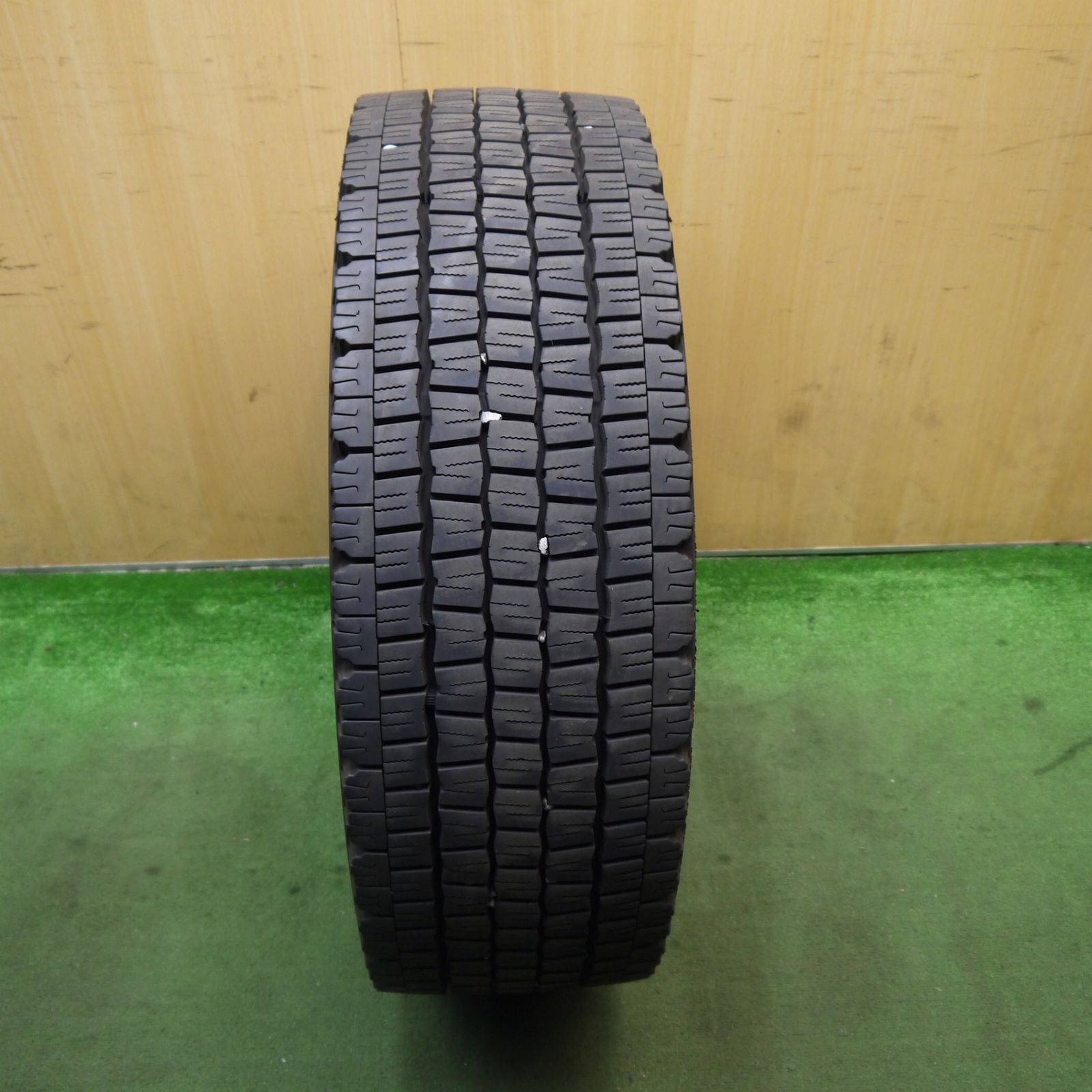 1本価格 トラック タイヤ スタッドレス 245 70R19.5 136 134J ダンロップ デクテス SP081 DECTES 19.5インチ 5090903Hノタ