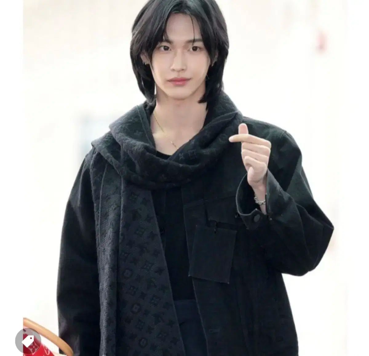 早い者勝ちの限定セール。 Louis Vuitton ルイヴィトン モノグラム クラシック スカーフ ブラック M70520