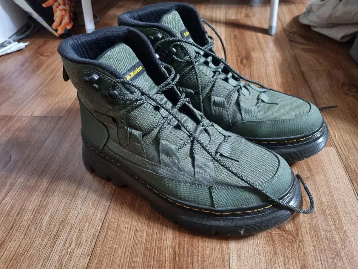 ドクターマーチン27.5 Dr.Martens ドクターマーチン BRONSON 5EYE SHOE