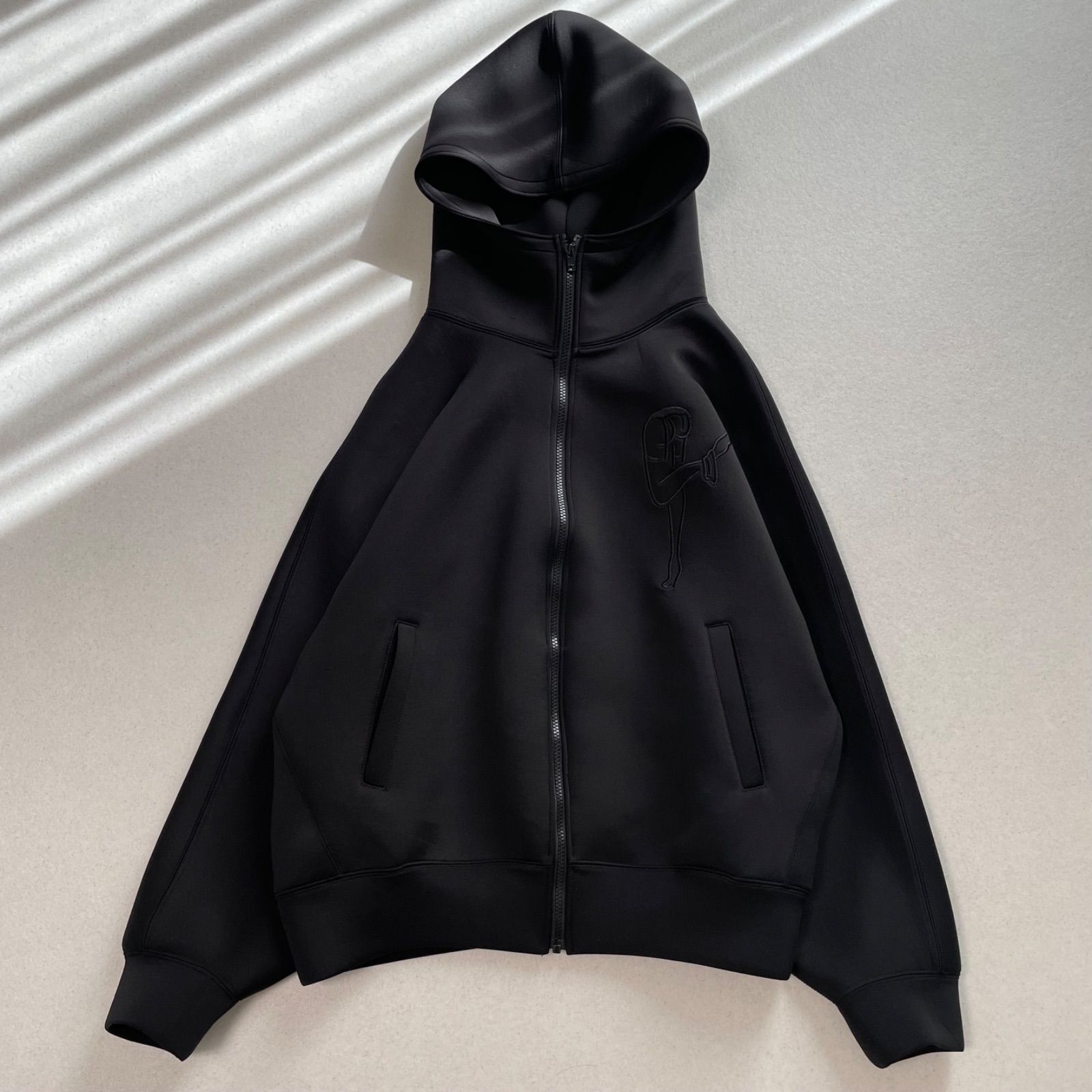 fiction tokyo♡ロゴ刺繍ボンディングフルジップフーディー fiction