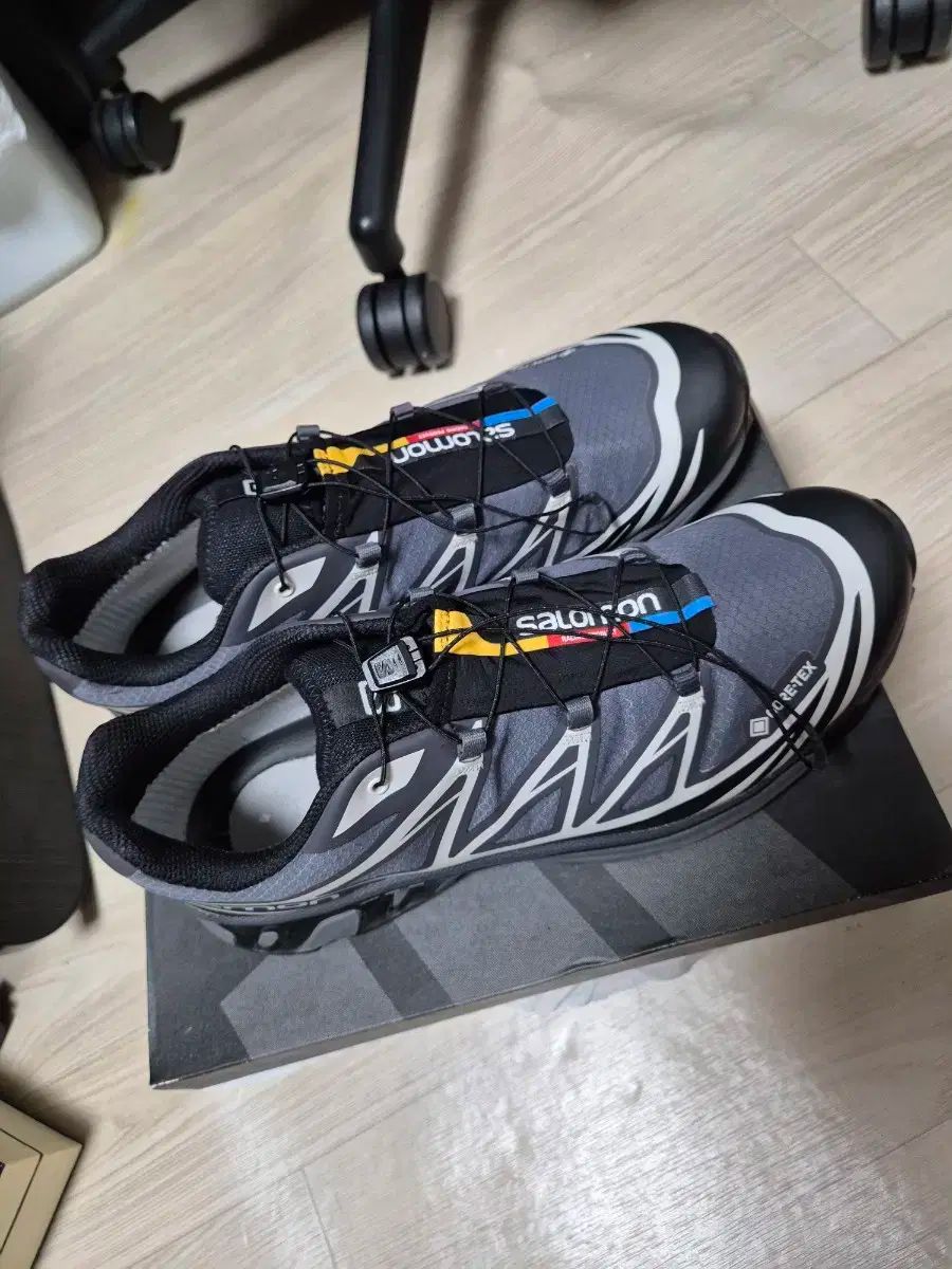 SALOMON サロモン