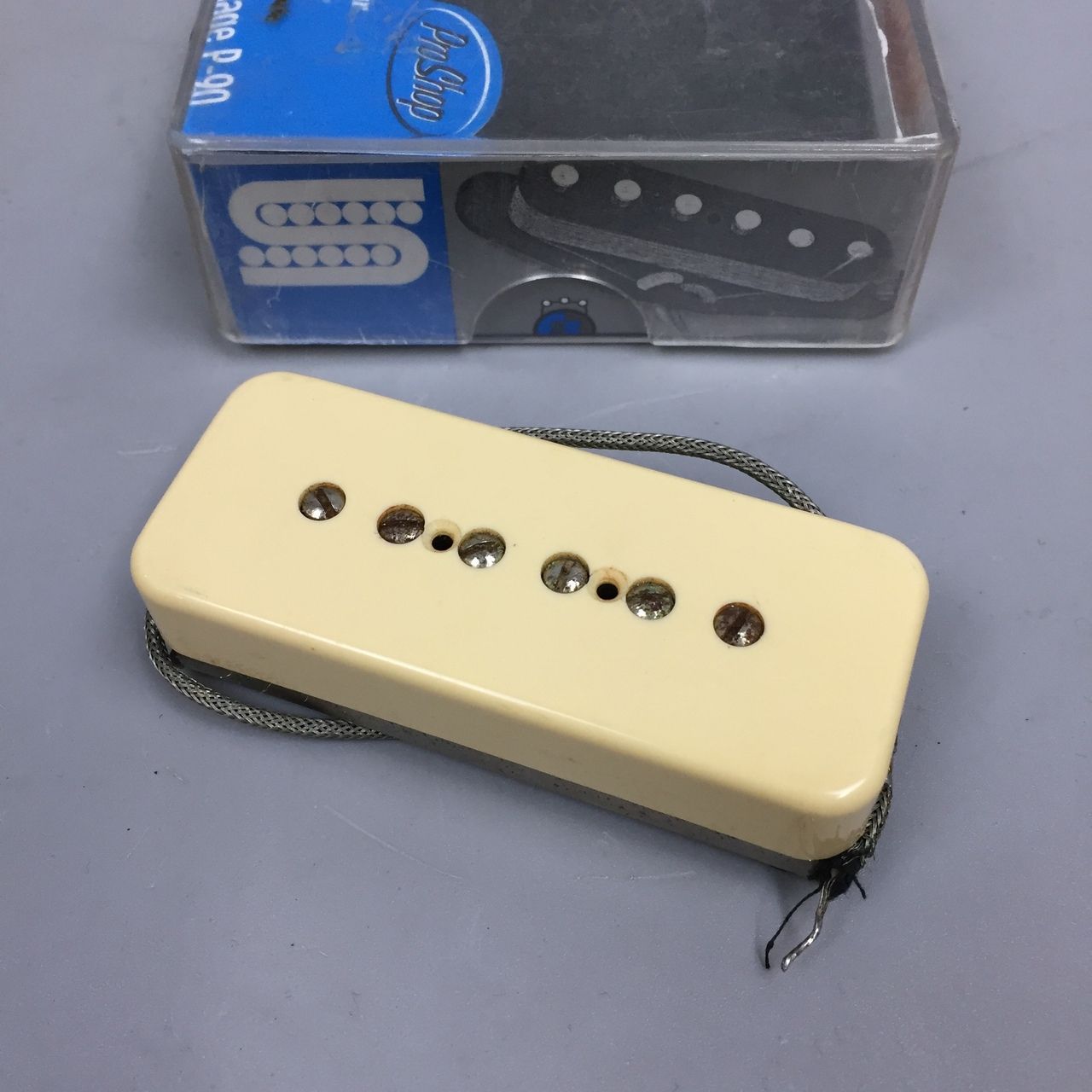 Seymour Duncan SP90-1b Vintage P-90 SOAPBAR BRIDGE Cream