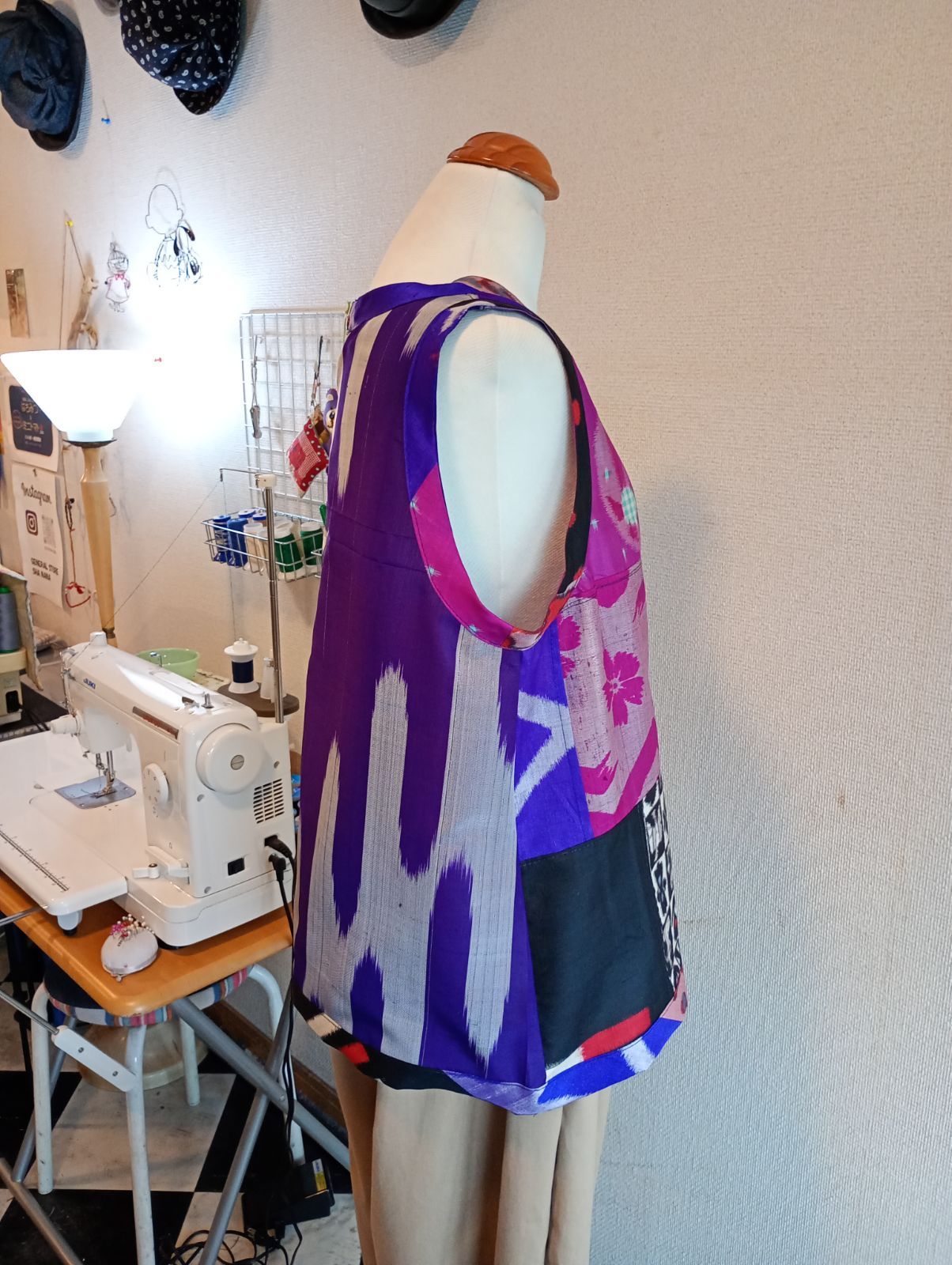 アンティーク着物と銘仙リメイク ランダムパッチワークノースリブブラウス NEXPOTALLINN_EU