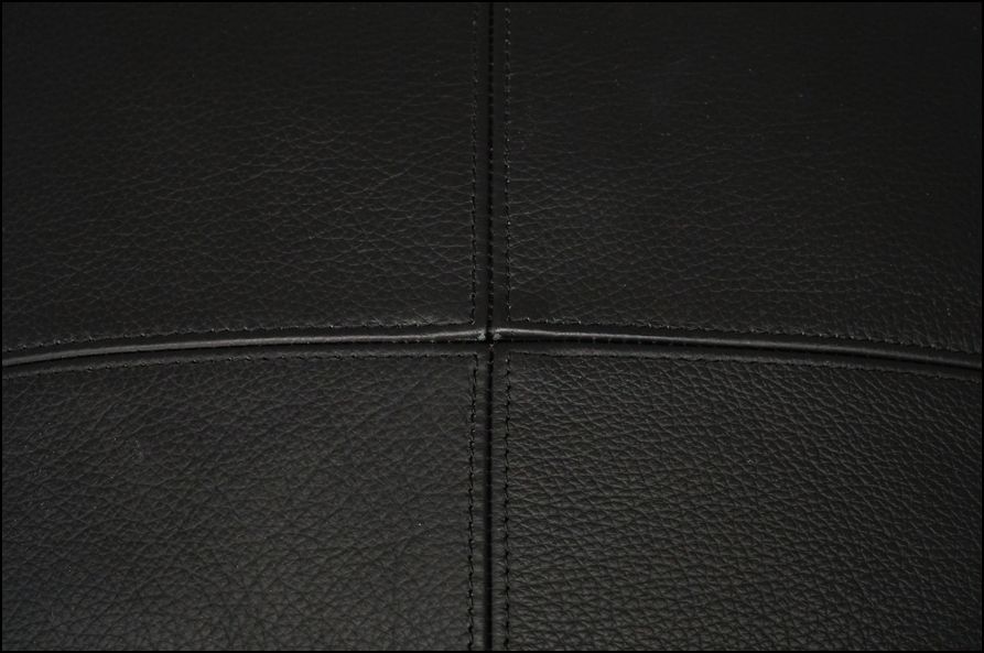 Cassina IXC カッシーナ・イクスシー 】本革フェザークッション 黒色