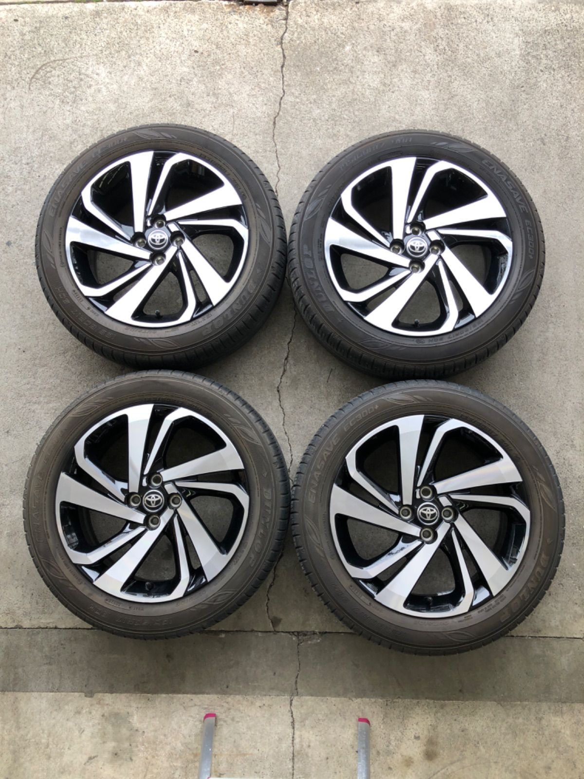 美品4本SET！ダイハツ ロッキー／トヨタ ライズ 純正 195⁄60R17 6.0