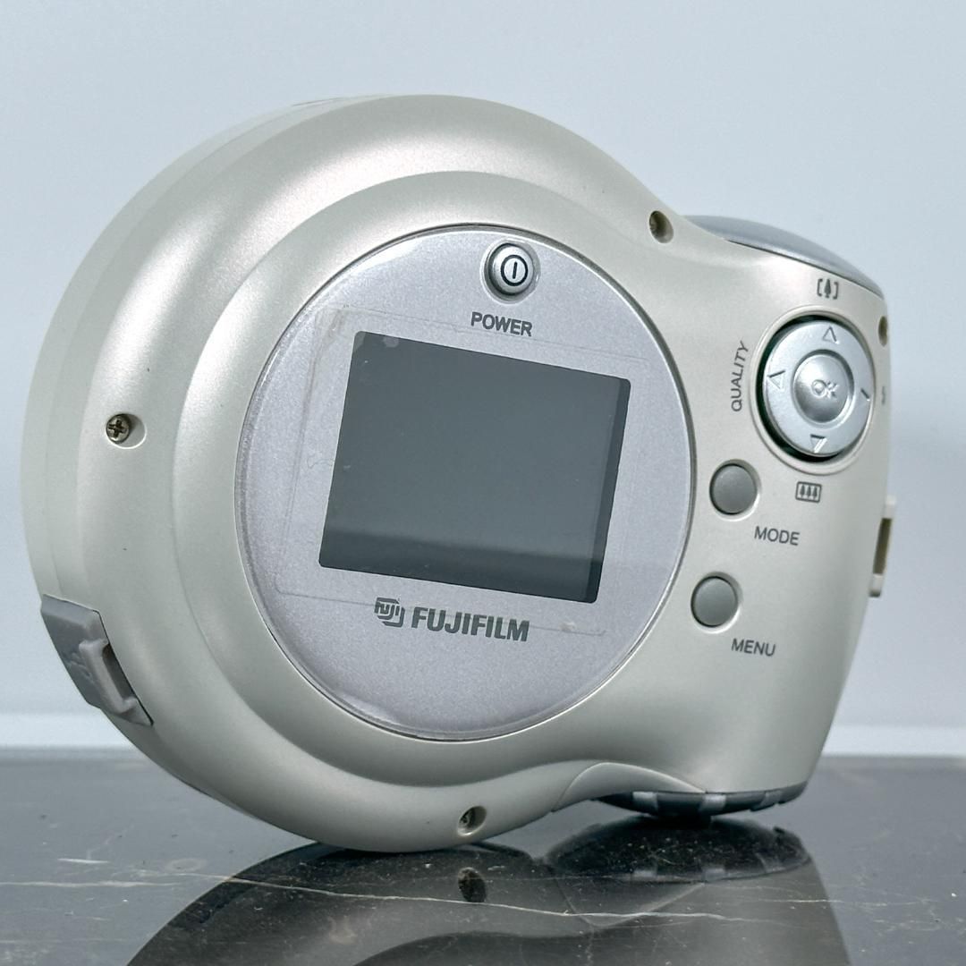 【激レア】FUJIFILM ハローキティ Q1 digital 単3電池駆動 激レア】FUJIFILM ハローキティ Q1 digital 単3電池駆動