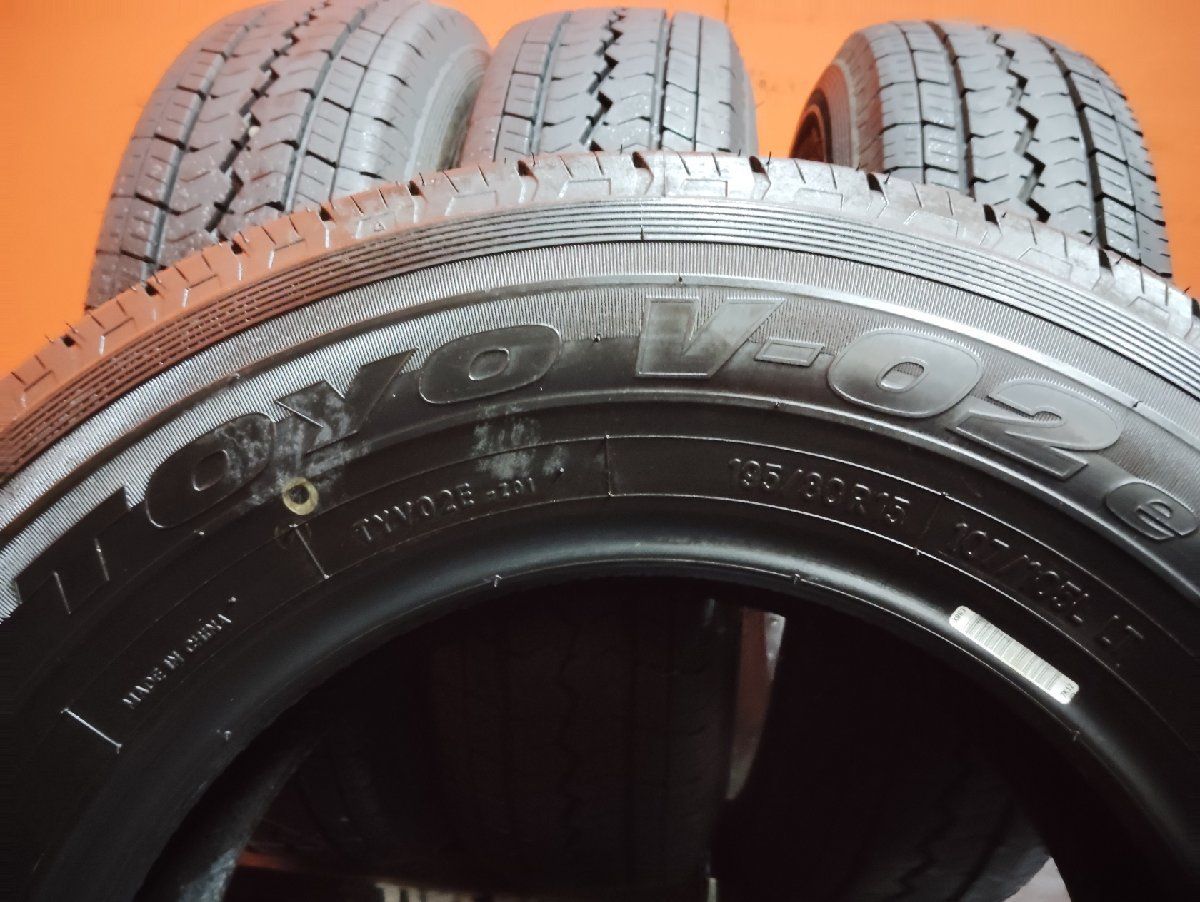 TOYO V-02e 195/80R15 107/105L LT 15インチ 夏タイヤ 4本 24年製 バリ 