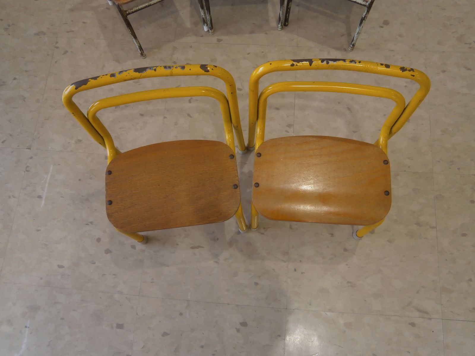 【現地引取のみ、リユース品】園児イス　８脚