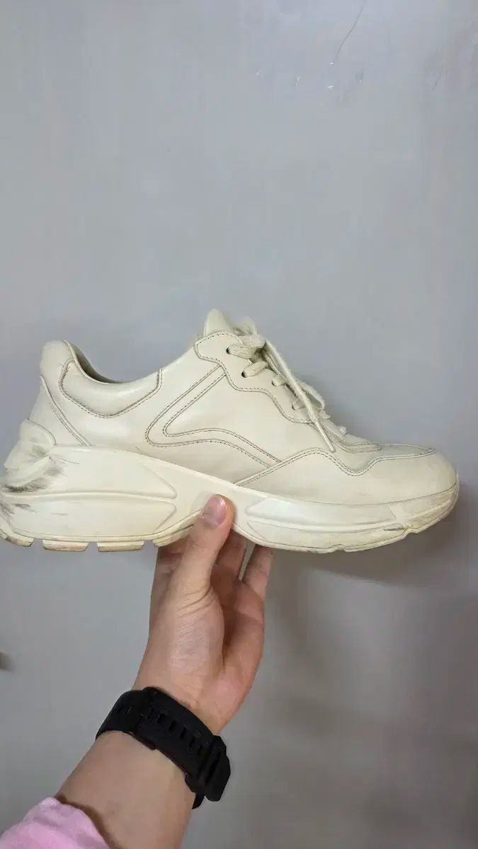 ● グッチライトン