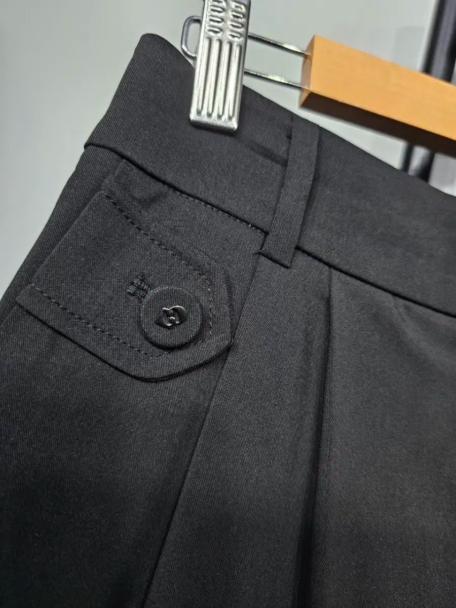 ラッキーシュエットワイドパンツ