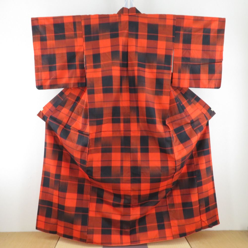 紬 着物 紬 アンサンブル 羽織付 格子文様 袷 バチ衿 黒色 橙色 正絹