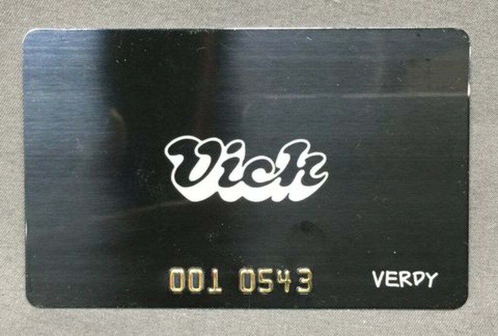 VERDY/SECRETBASE Vick フィギュア(白/黒)