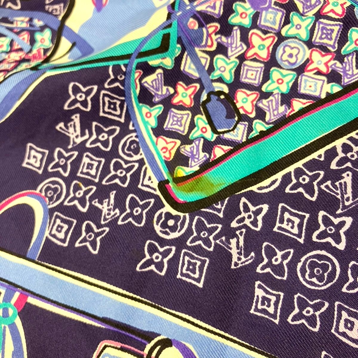 LOUIS VUITTON ルイヴィトン シルクスカーフ パープル系 - メルカリ