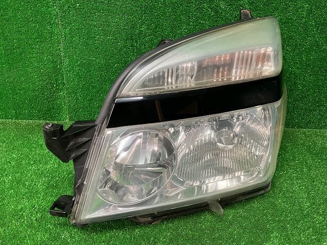 トヨタ　AZR60/65　ヴォクシー　後期　左ヘッドライト　HID　28-183　V1　レベ付き　バラスト付き　241026232