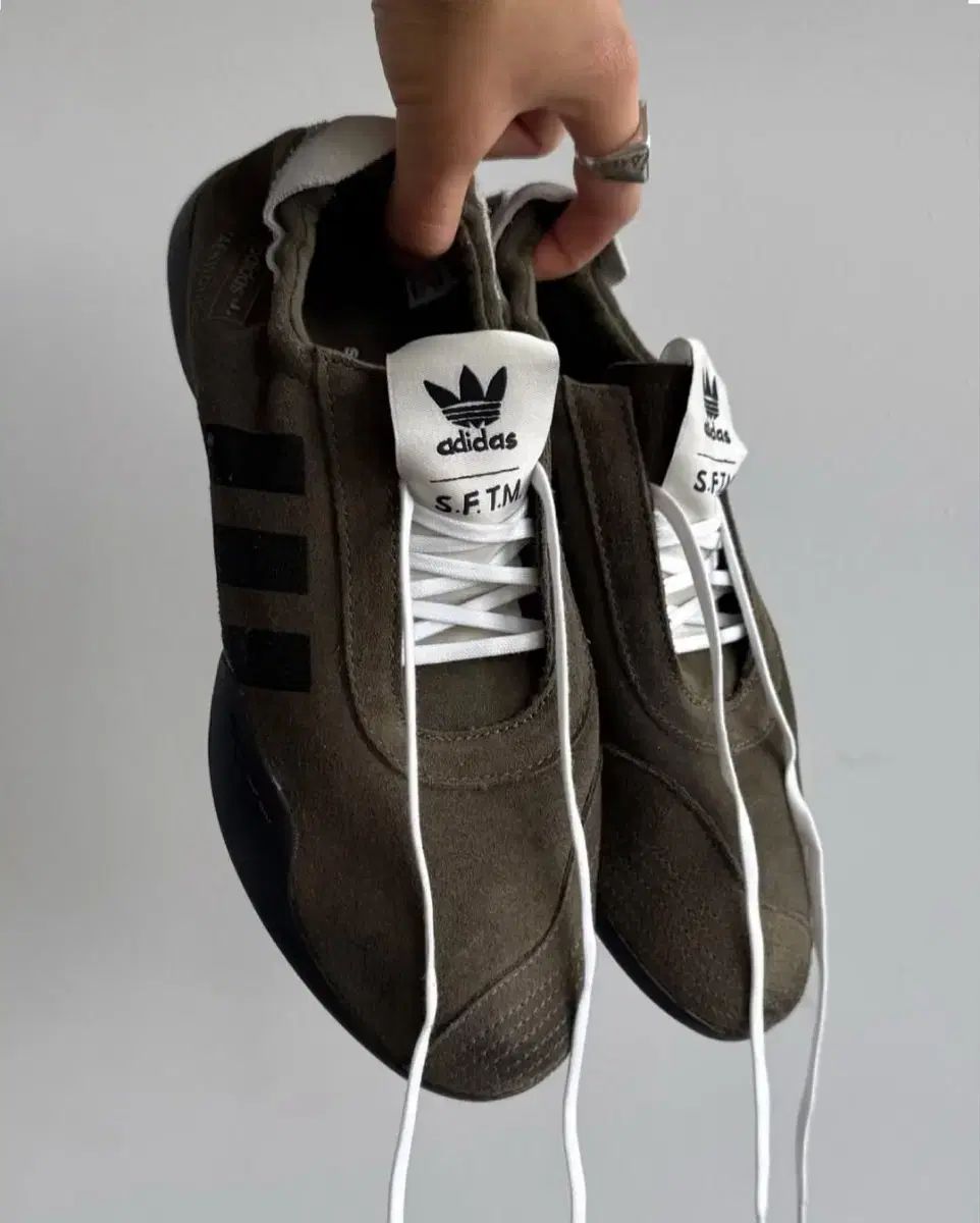 245 adidas アディダス ソングフォーダーミュート テコンドー オリーブ コア ブラック W