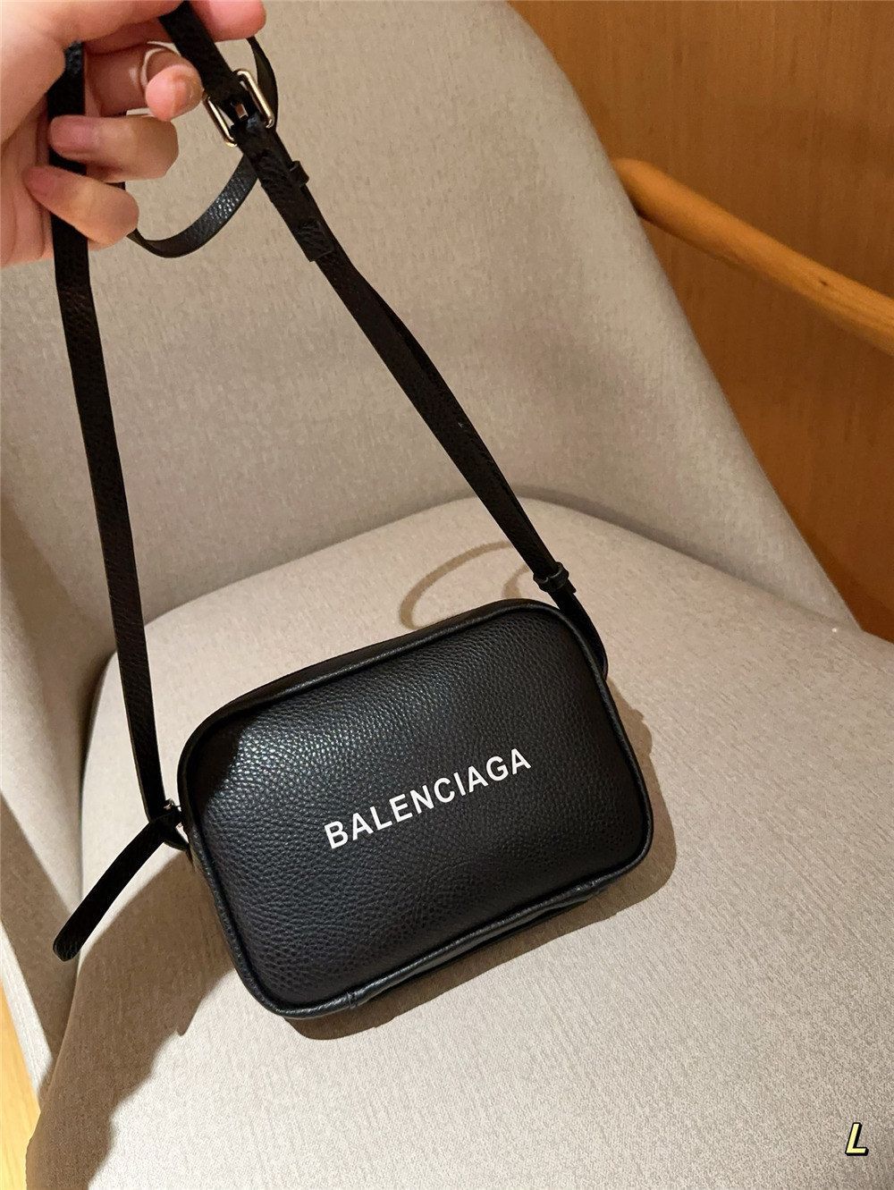 Balenciaga バレンシアガ エブリデイ カメラバッグ XS ショルダーバッグ 黒 かわいい 鞄 男女兼用