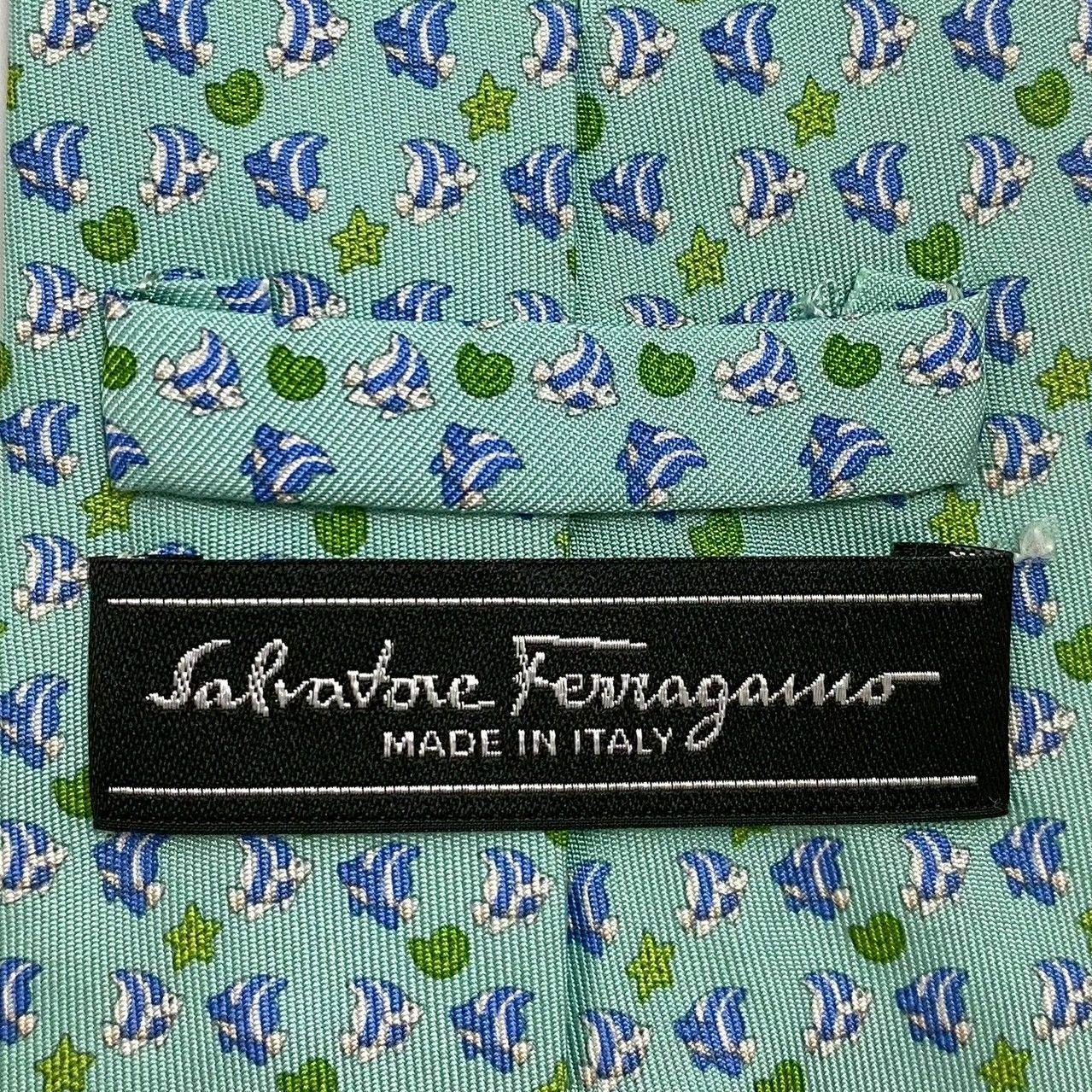 サルヴァトーレ フェラガモ ネクタイ 魚 総柄 シルク グリーン系 【極美品 】 Ferragamo】ネクタイ SILK/シルク 100% ライトブルー/水色系