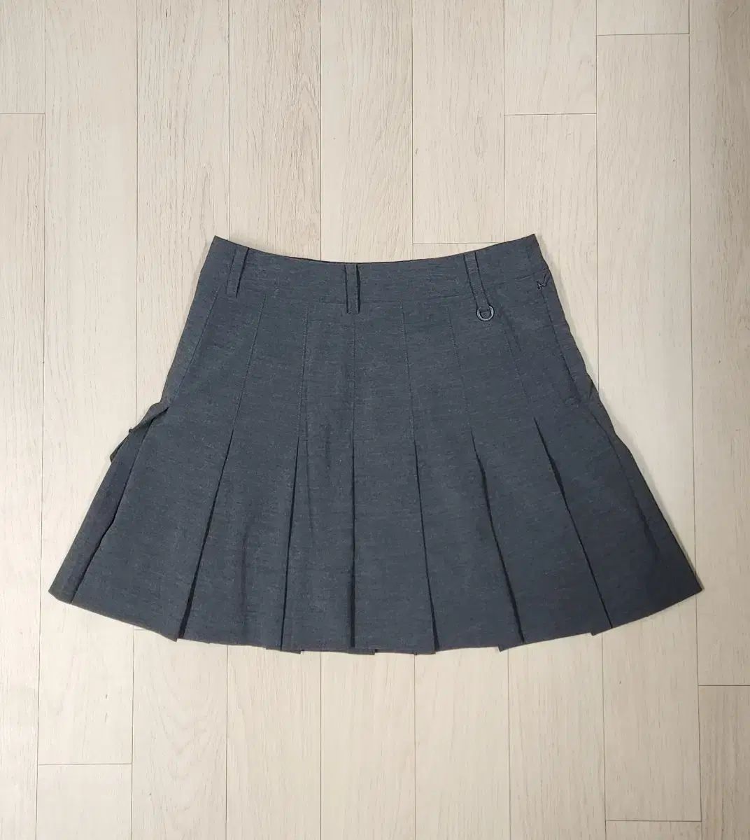 ポケット1つ プリーツ