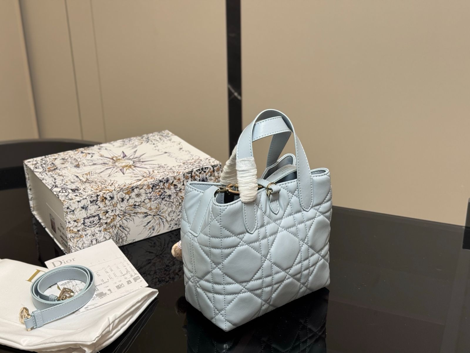 ディオール　中ショッパー150 DIOR | Dior Toujours バッグ ラージ マクロカナージュ カーフスキン