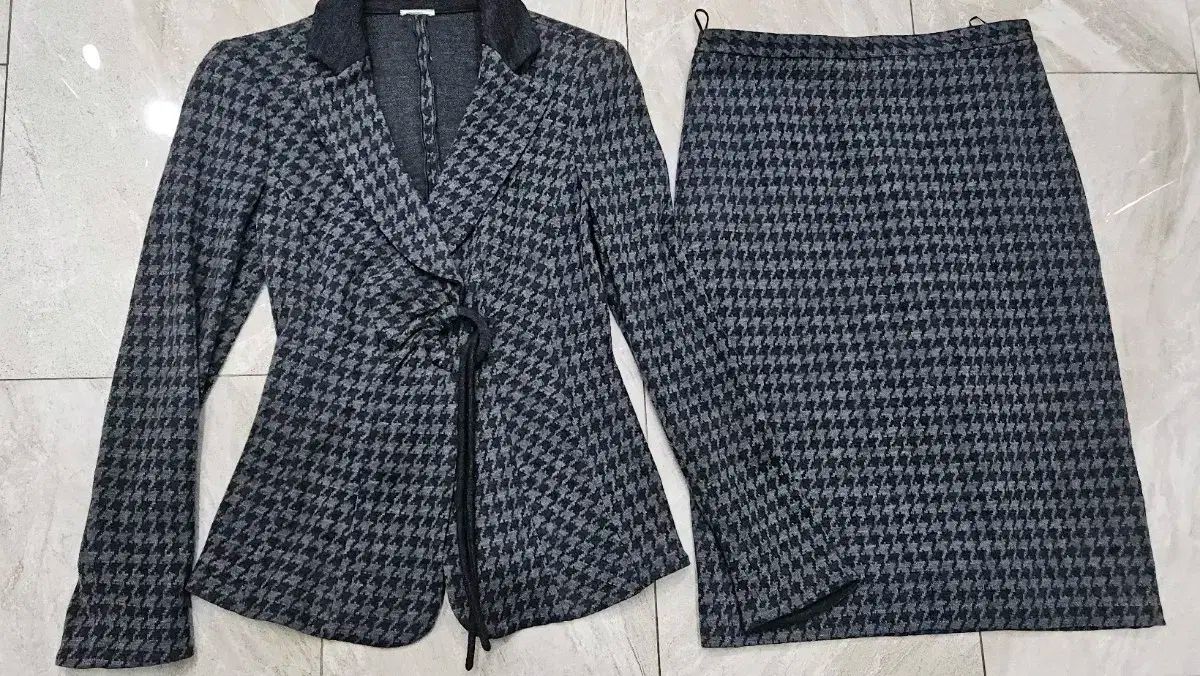 ARMANI(アルマーニ) 高級感 精神的 ハウンドトゥース スーツ