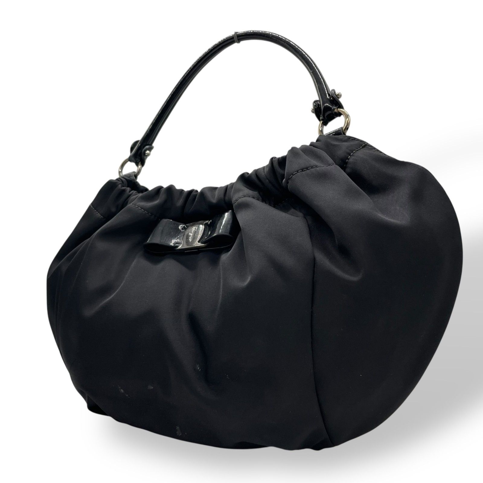 美品 Salvatore Ferragamo サルヴァトーレフェラガモ ヴァラリボン