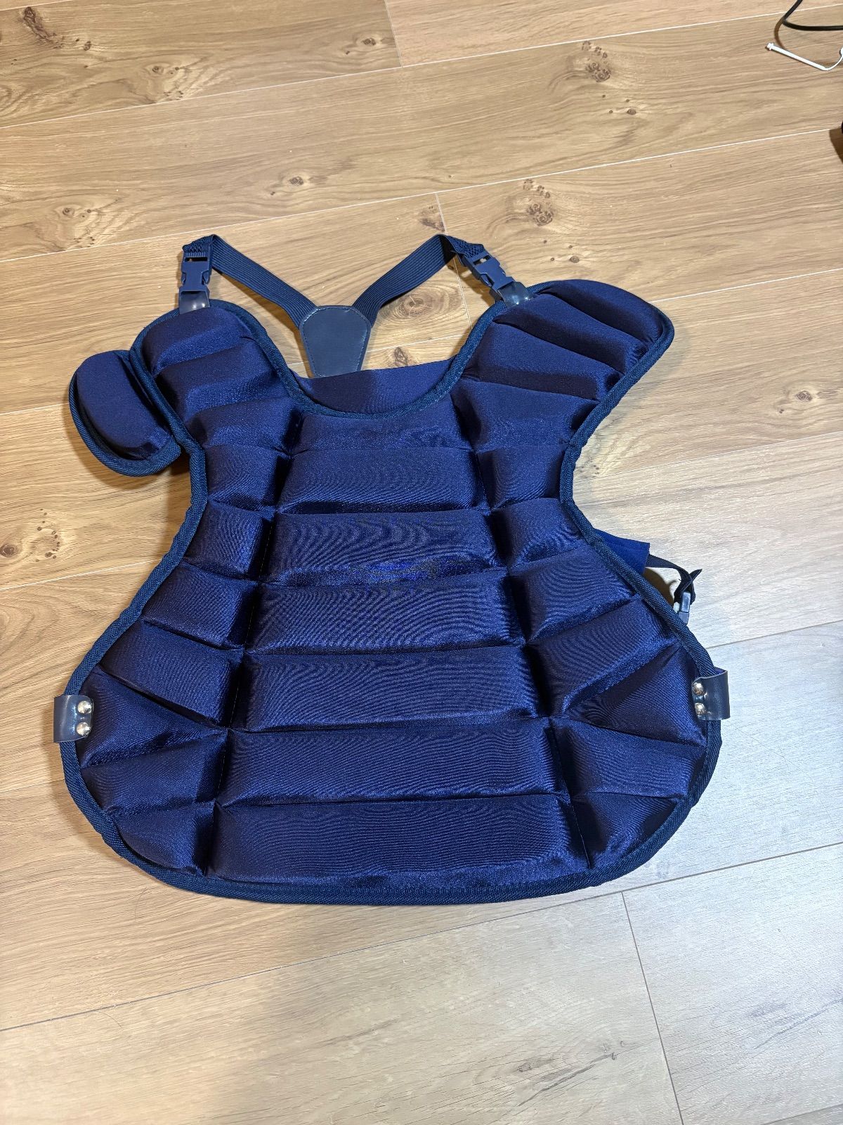 スロートガード