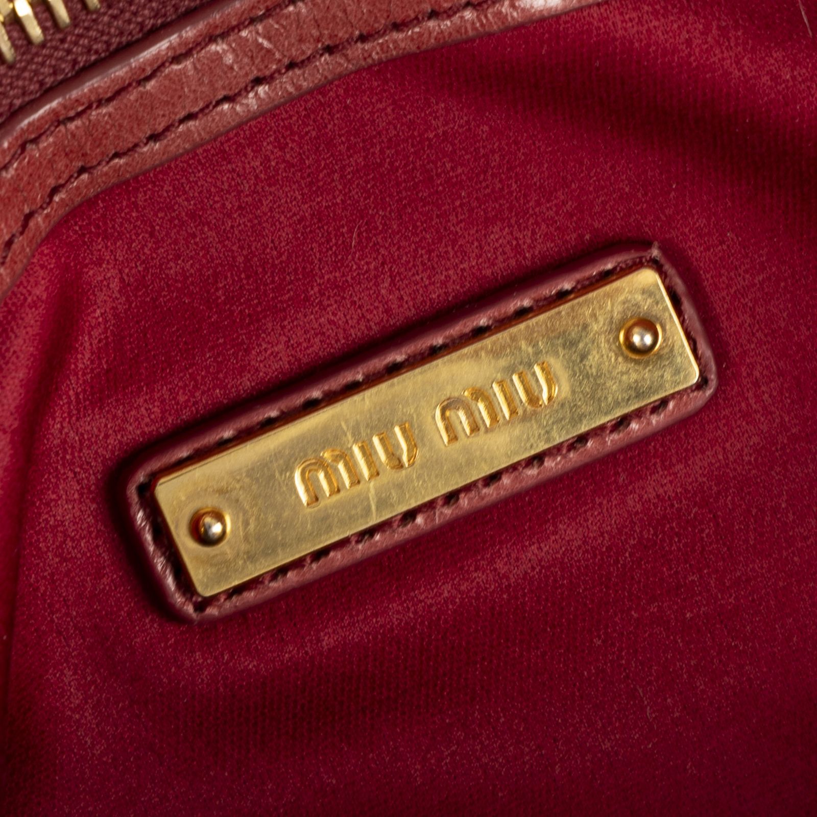 ミュウミュウ小クロスボディベサスブルイエール ピンクヴィテッロ