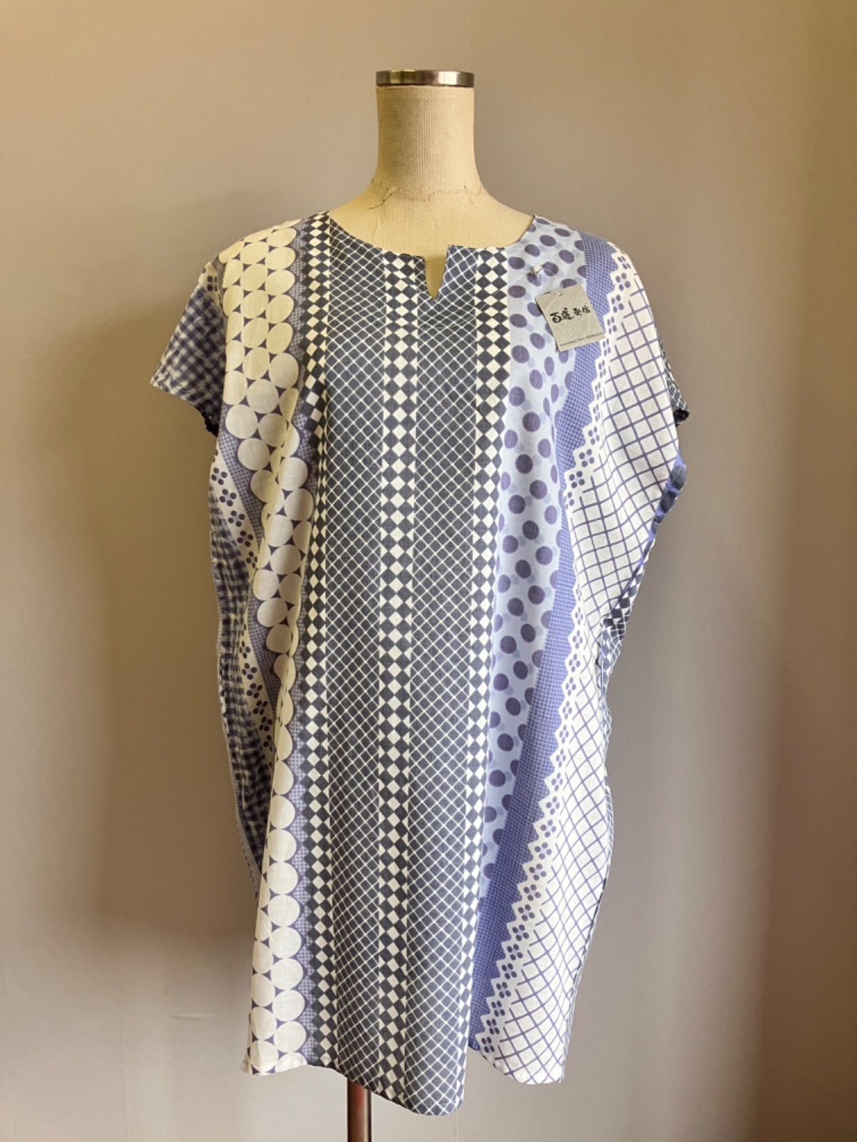 未使用 BEARDSLEY ビアズリー ペプラムニットカーディガン ブラック 未使用 BEARDSLEY ビアズリー ペプラムニットカーディガン ブラック 未