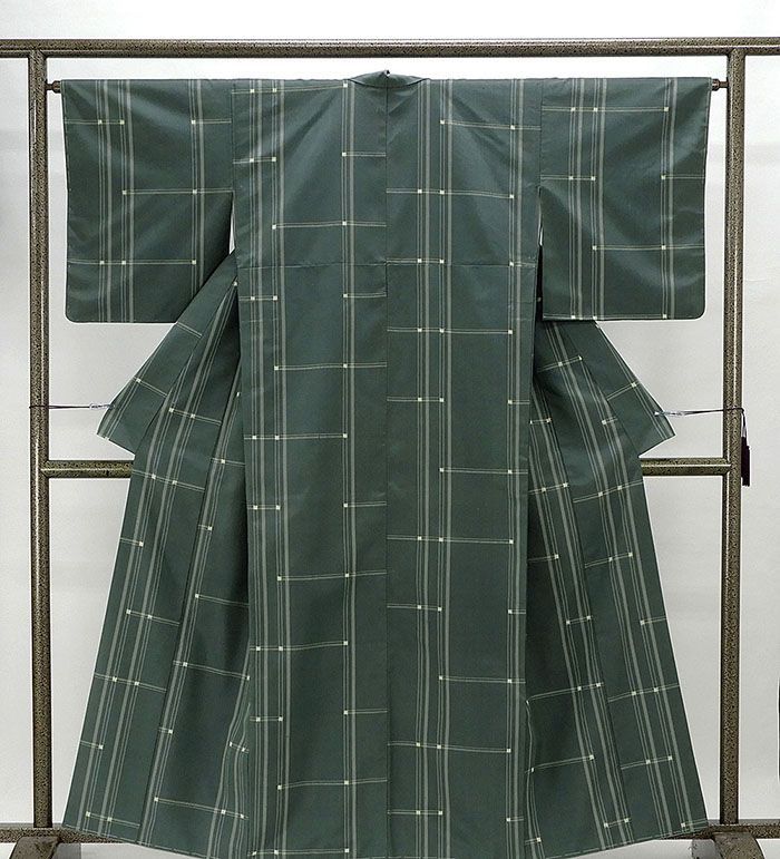 紬 未着用 正絹 格子幾何模様 身丈158cm 裄丈64.5cm 紬 新古品 つむぎ 着物 d0585